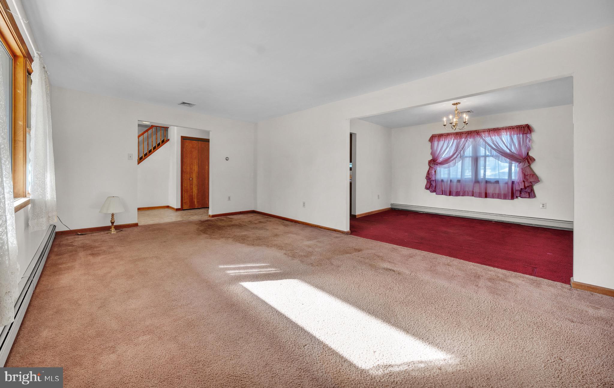 WARWICK MANOR - Residential