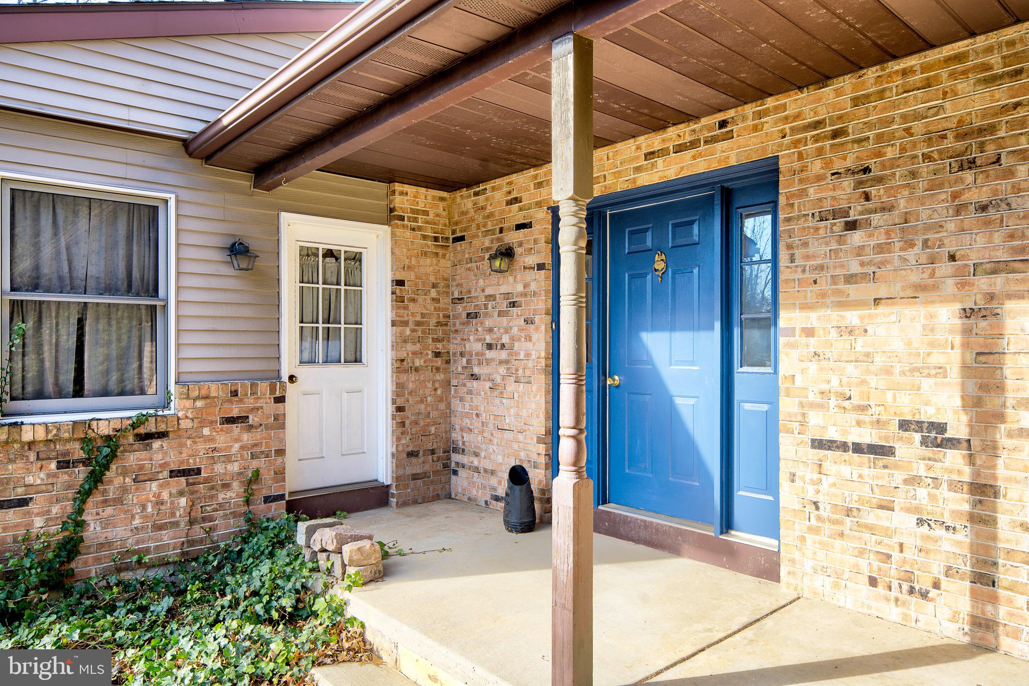 WARWICK MANOR - Residential