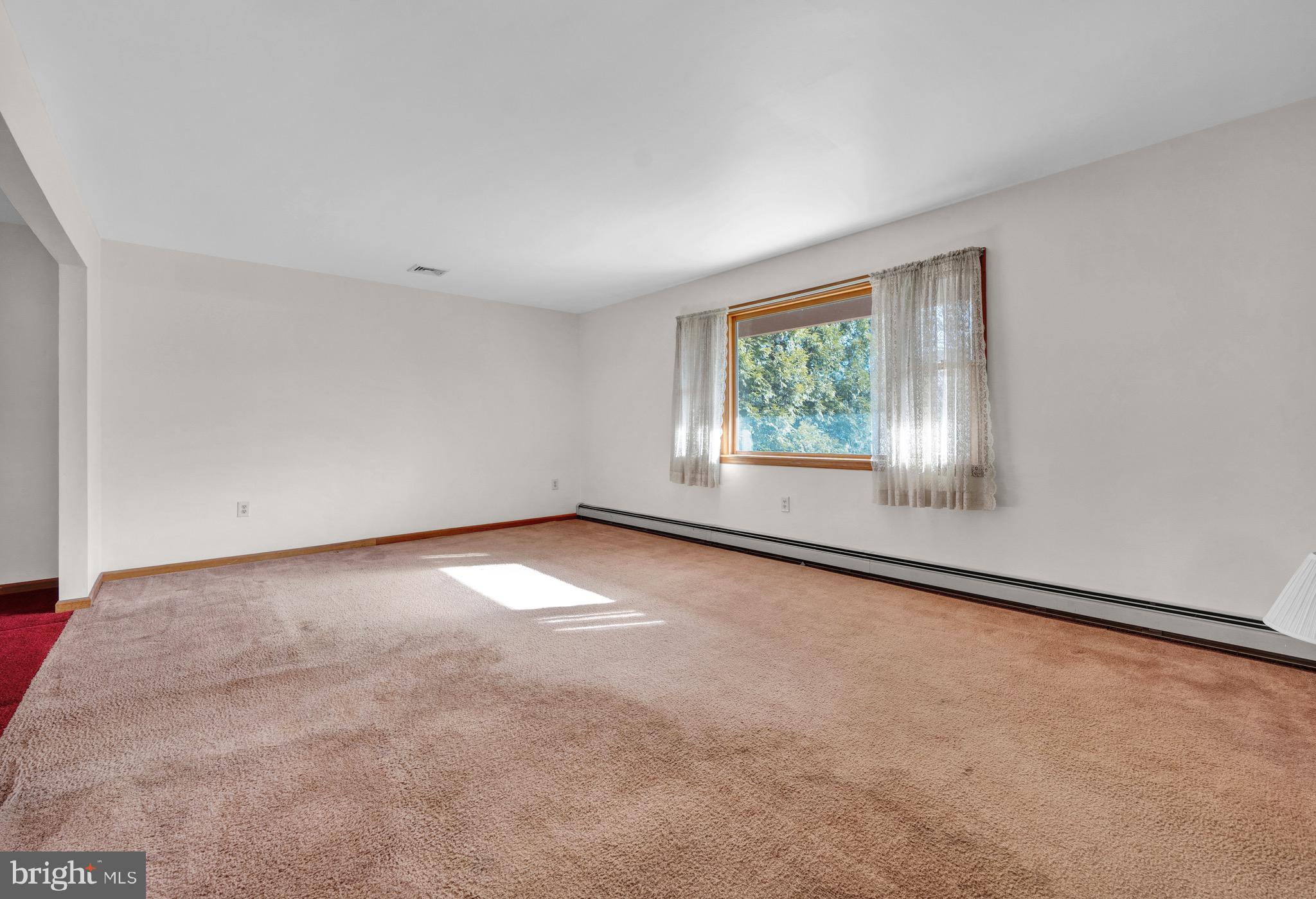 WARWICK MANOR - Residential