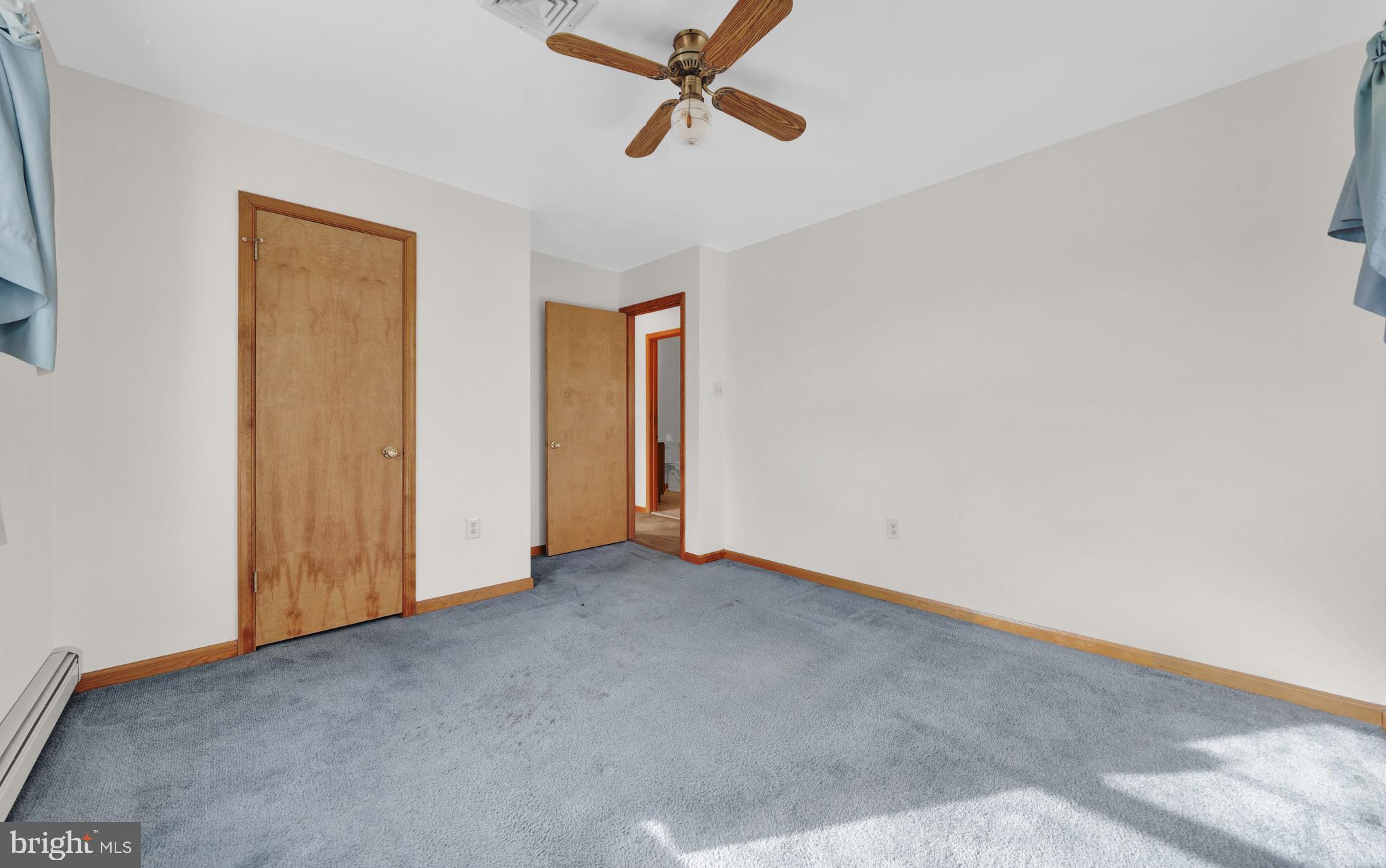 WARWICK MANOR - Residential