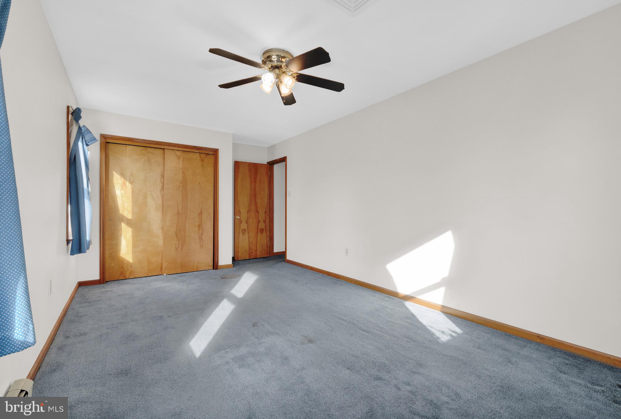 WARWICK MANOR - Residential