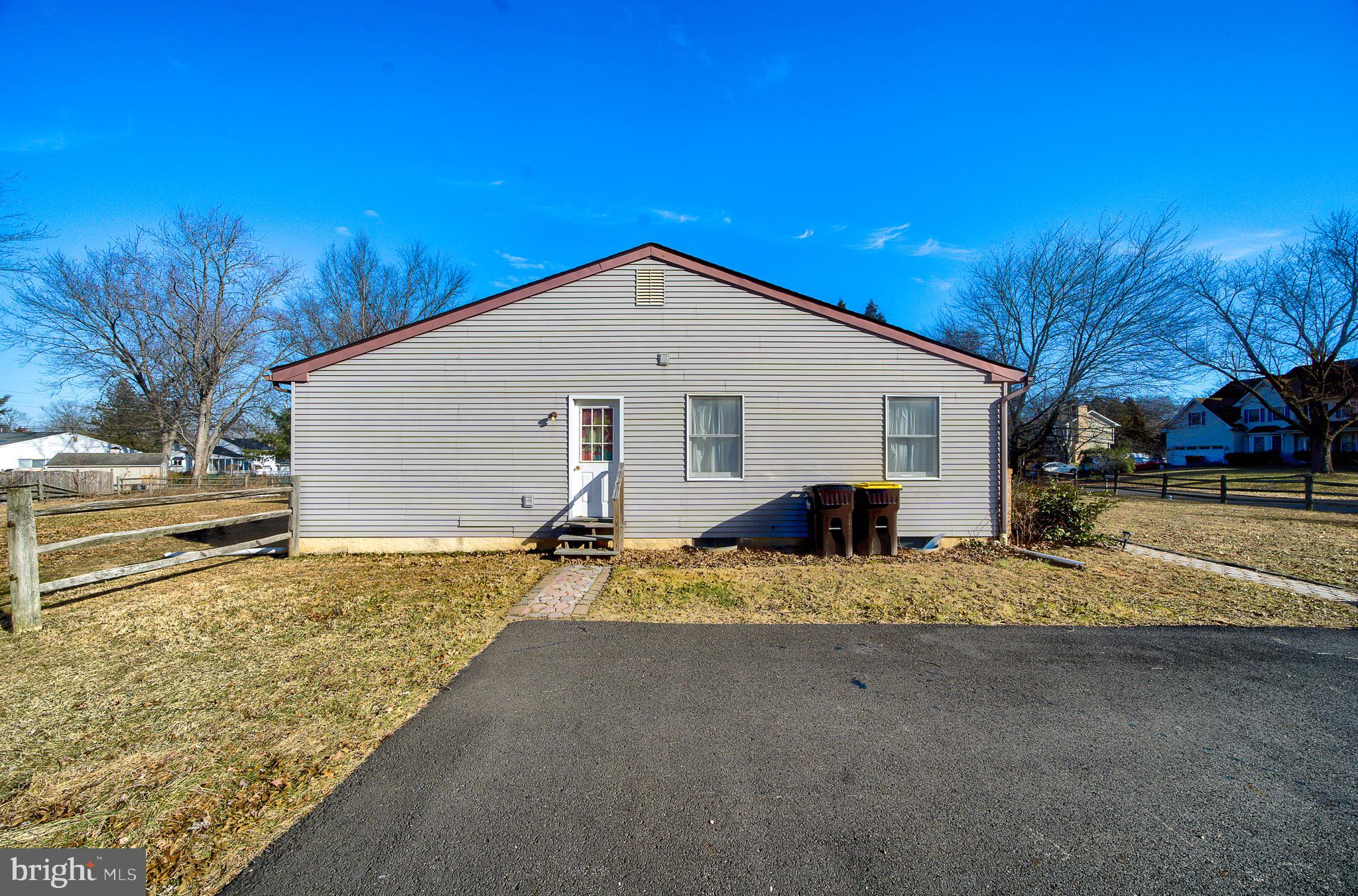 WARWICK MANOR - Residential