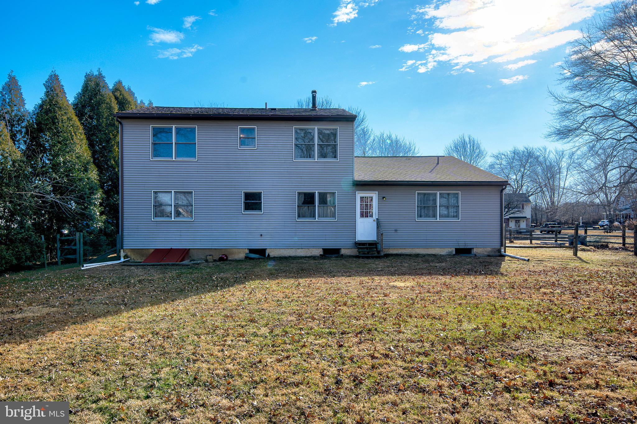 WARWICK MANOR - Residential