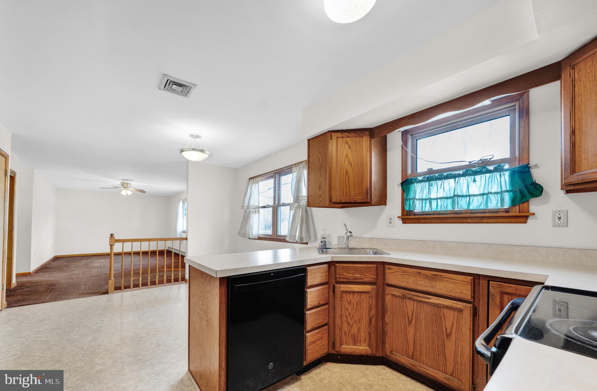 WARWICK MANOR - Residential