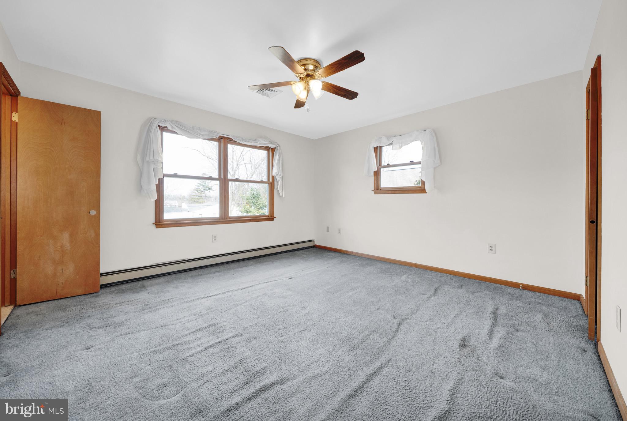 WARWICK MANOR - Residential