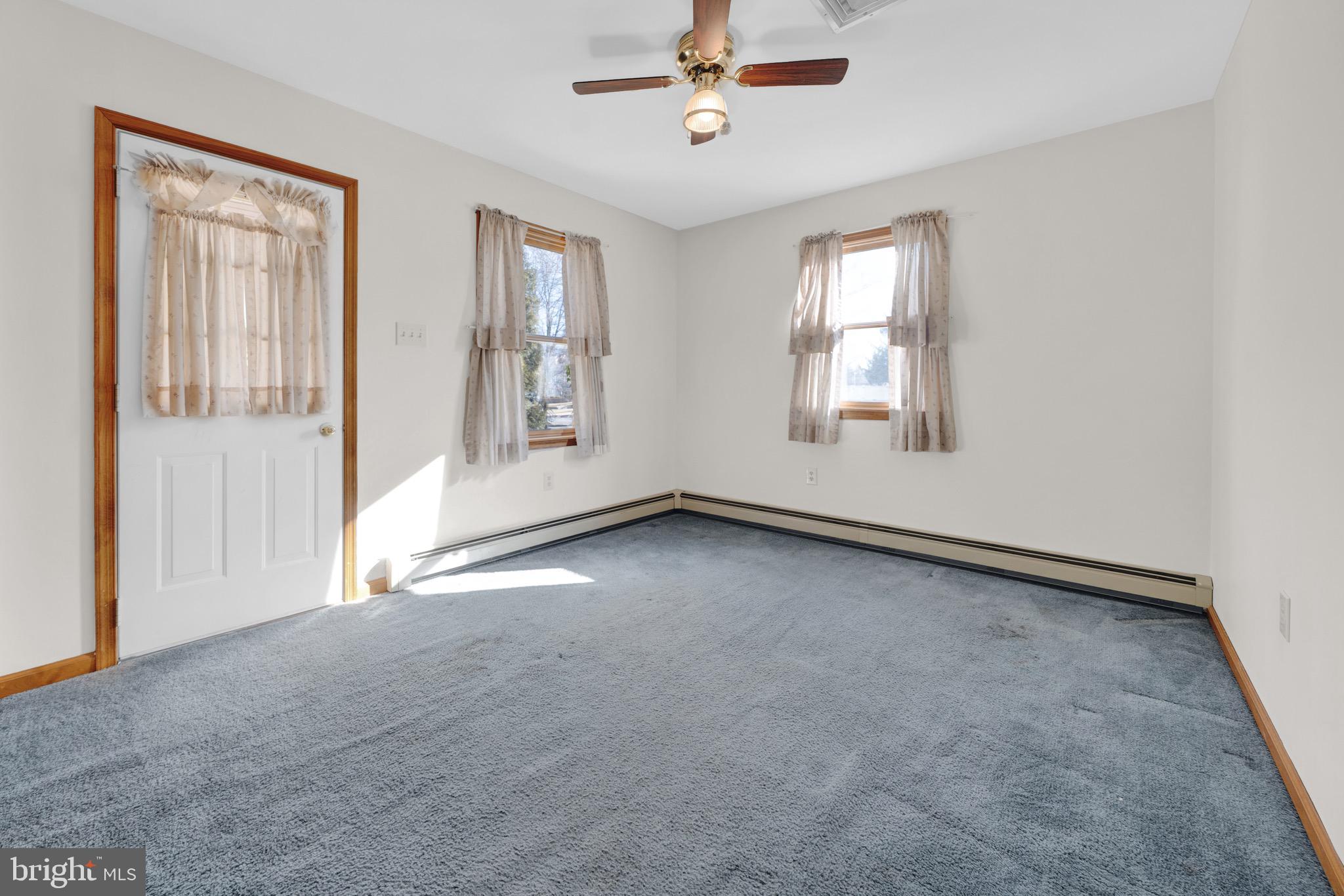 WARWICK MANOR - Residential