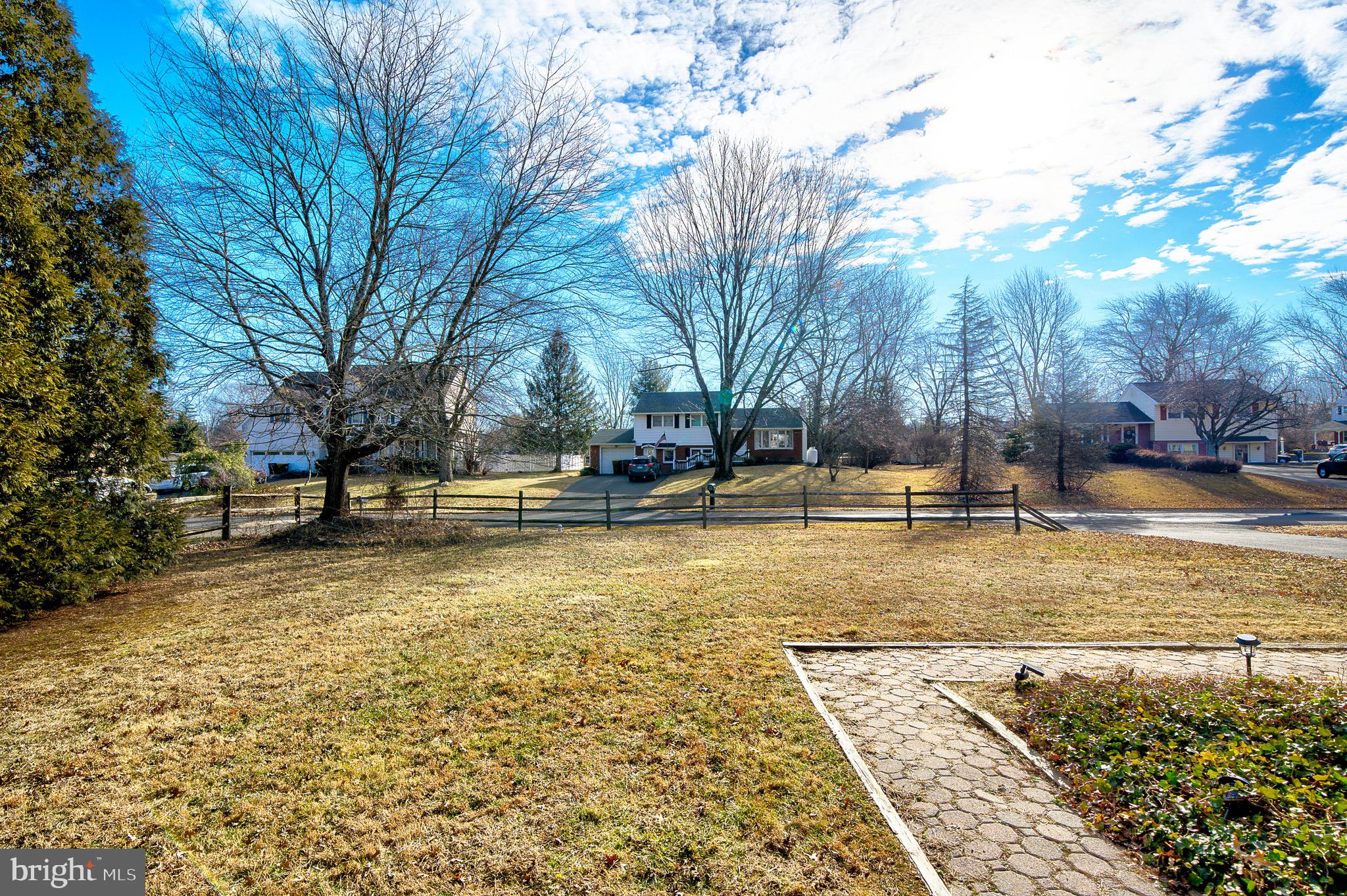 WARWICK MANOR - Residential