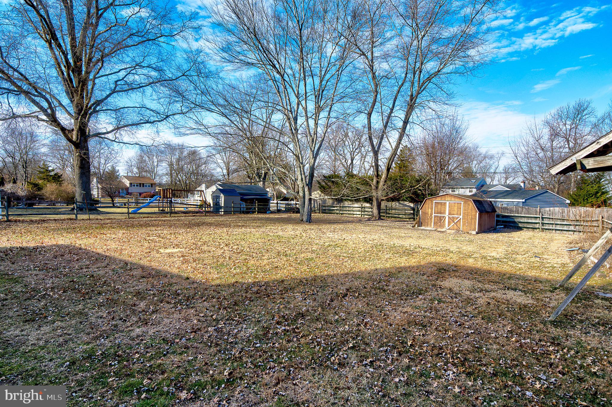 WARWICK MANOR - Residential