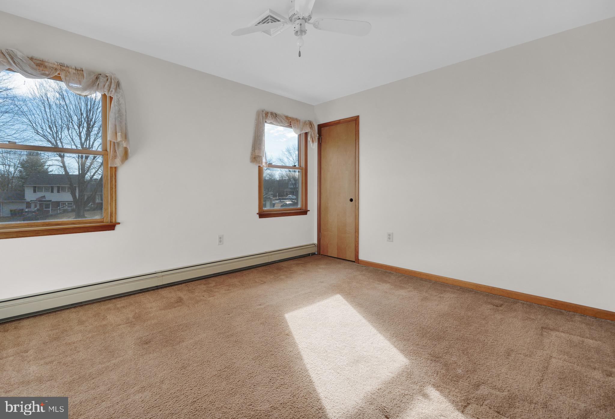 WARWICK MANOR - Residential