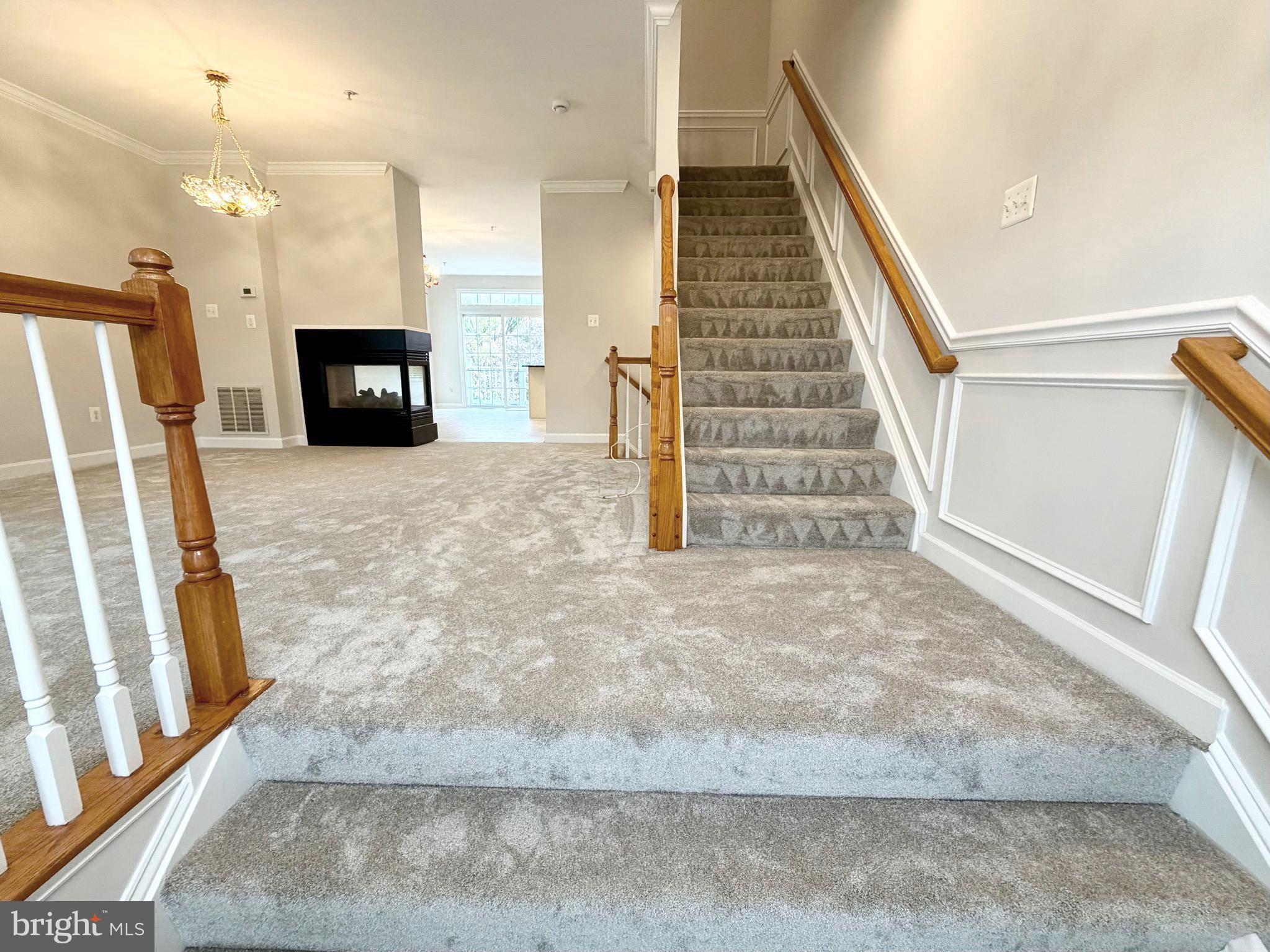 300 GARDEN VIEW SQUARE