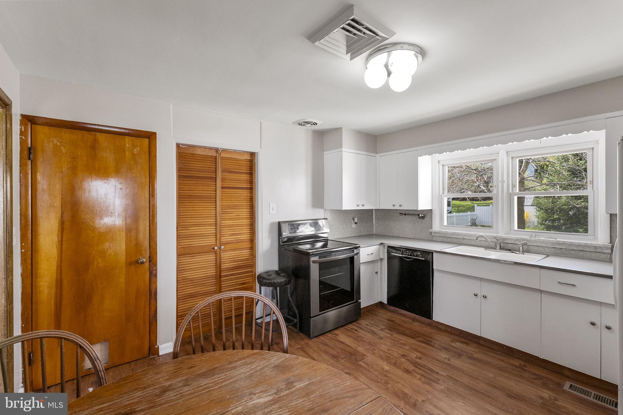 MAPLE VIEW - Residential