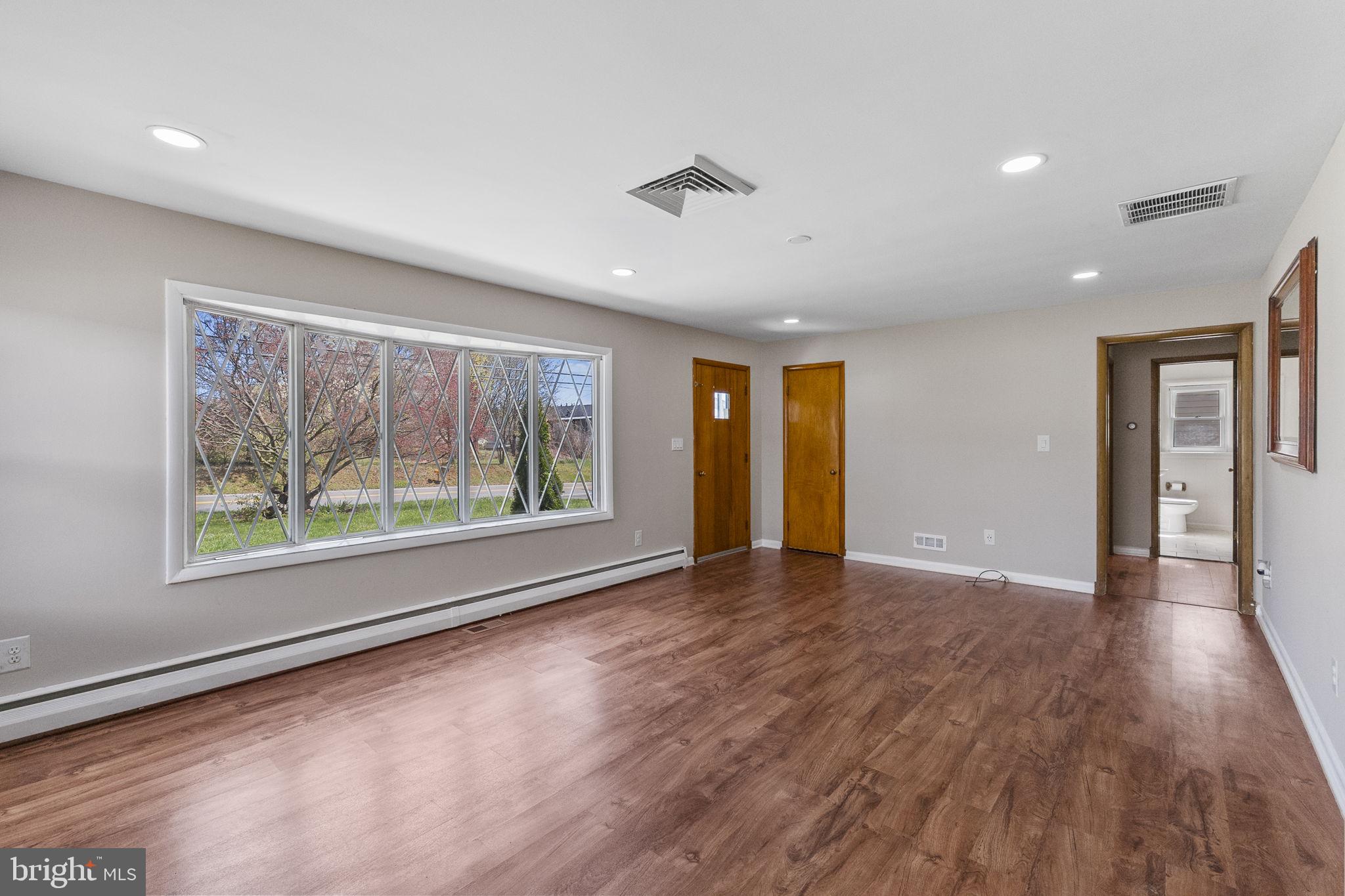 MAPLE VIEW - Residential