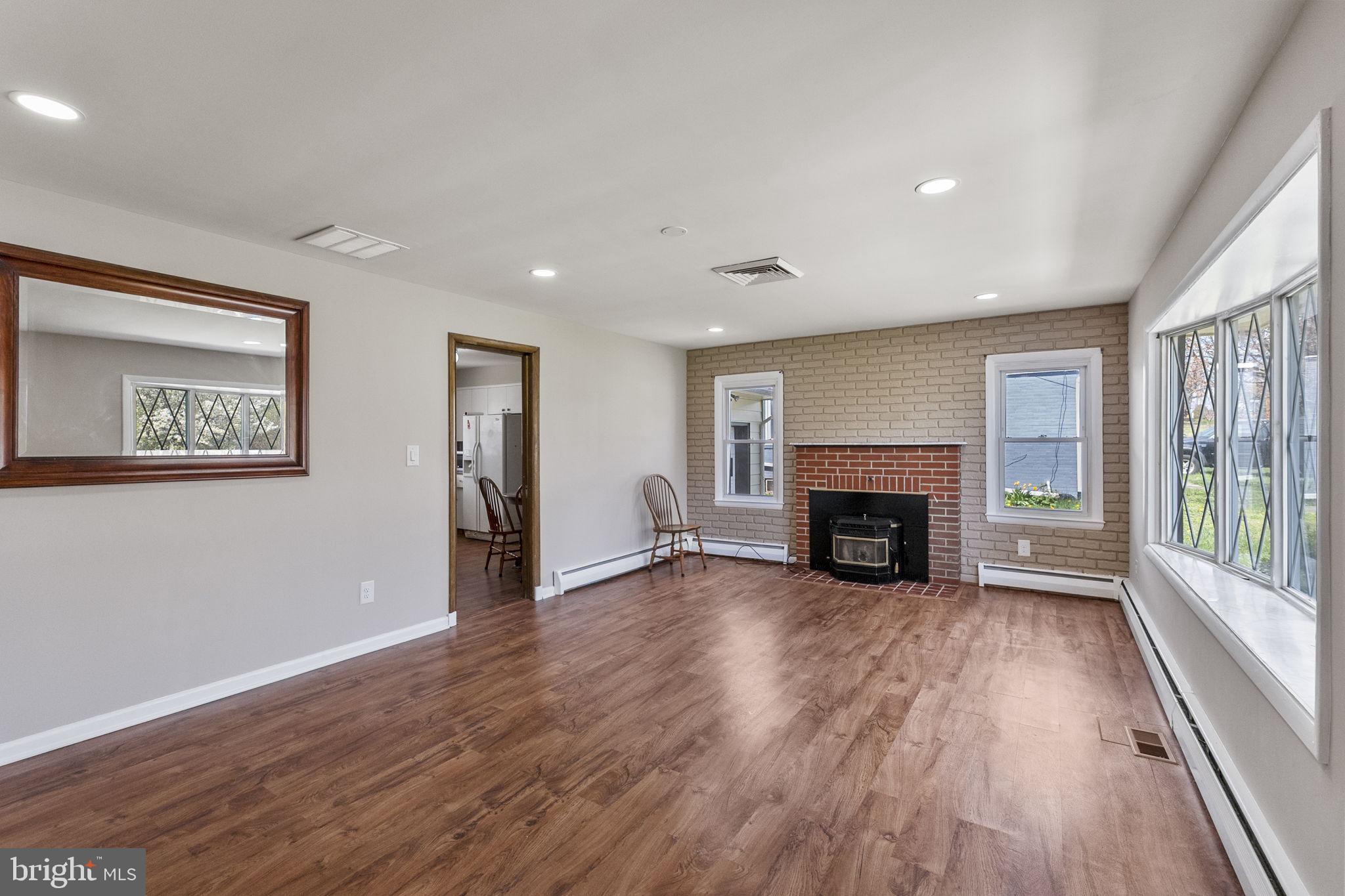 MAPLE VIEW - Residential