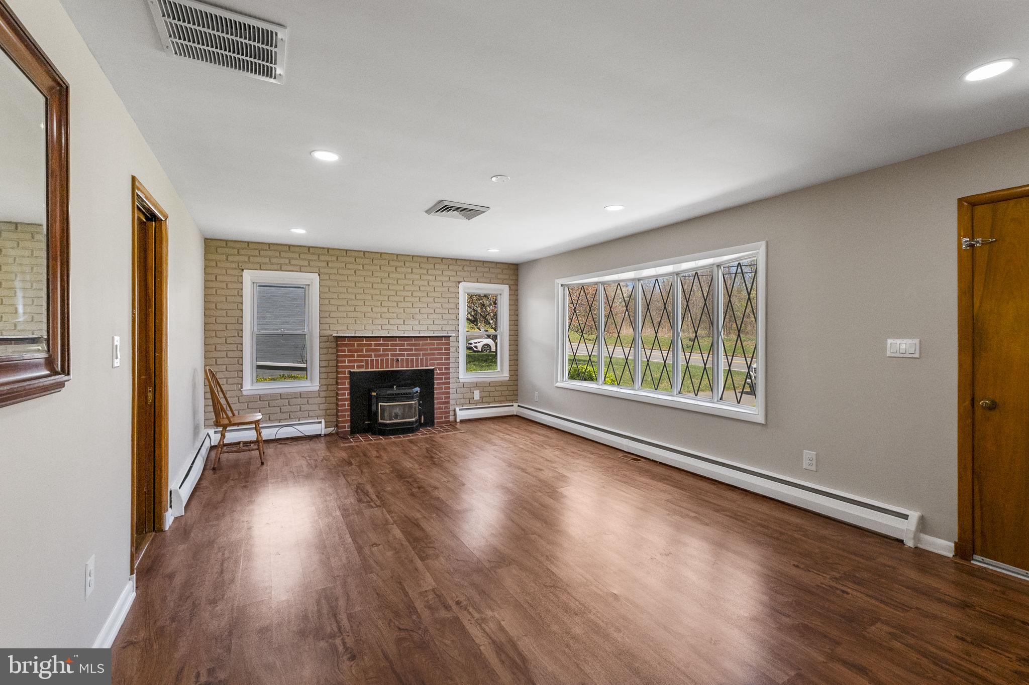 MAPLE VIEW - Residential