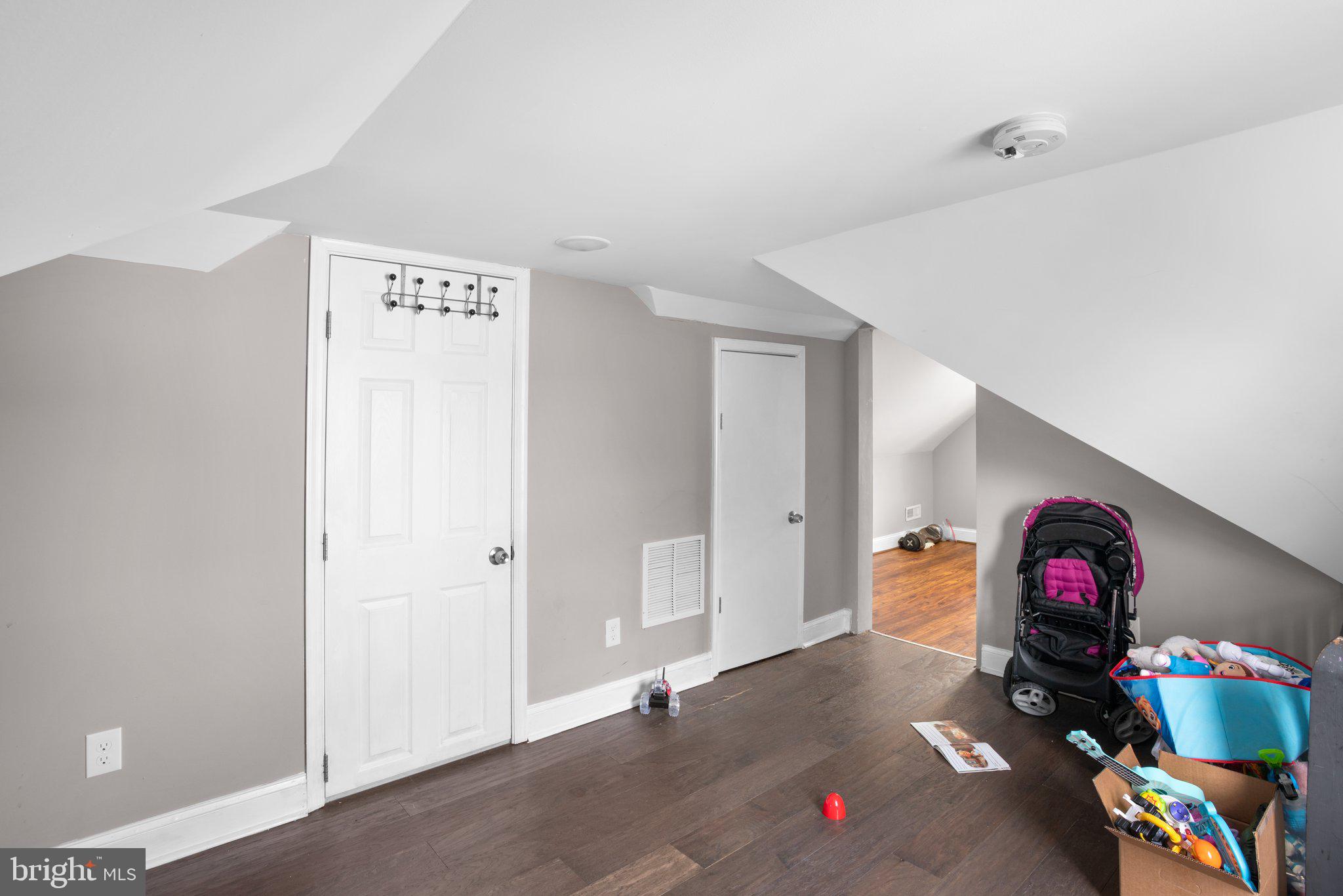 IRVINGTON - Residential