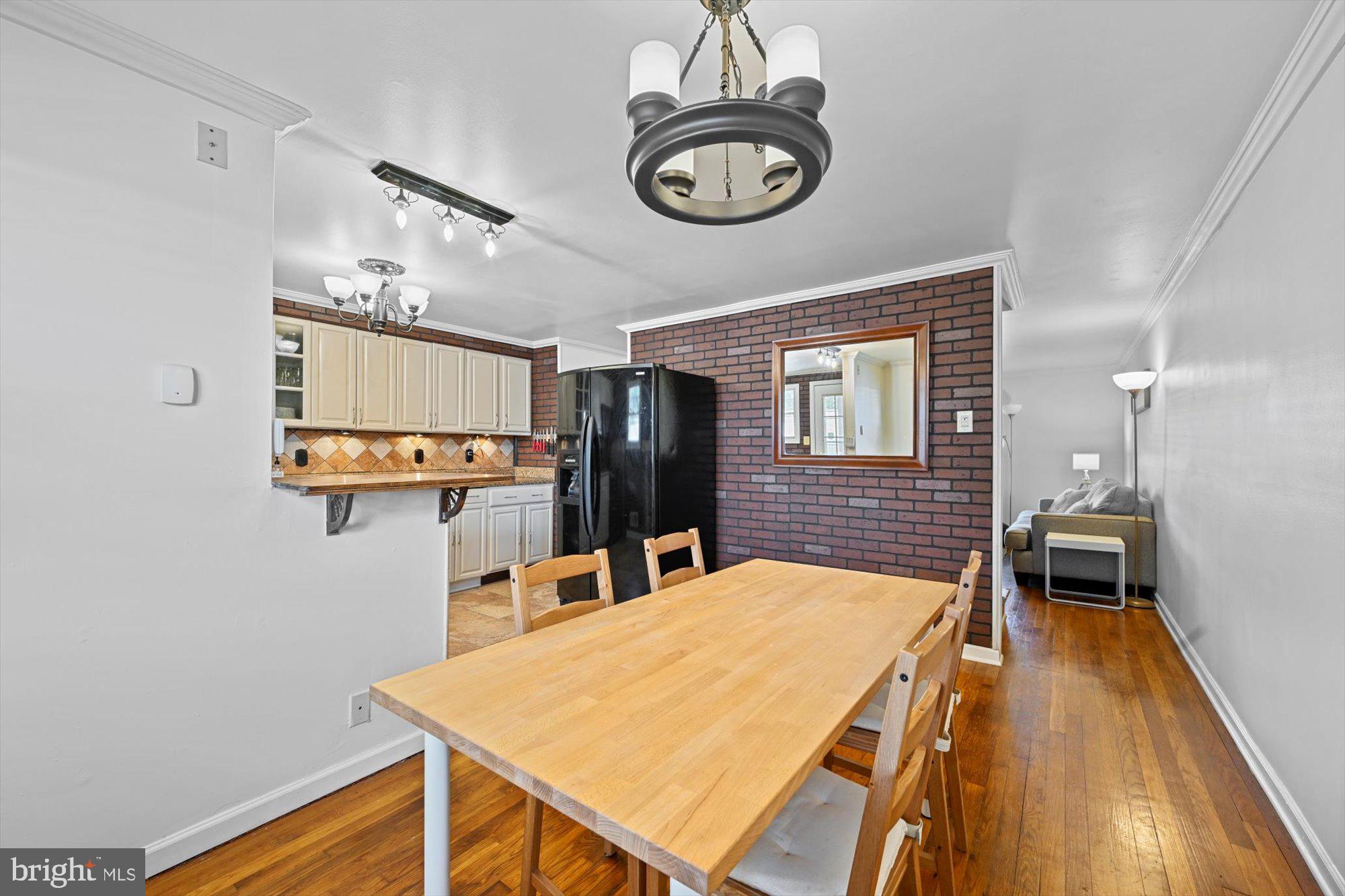 FOX RIDGE MANOR - Residential