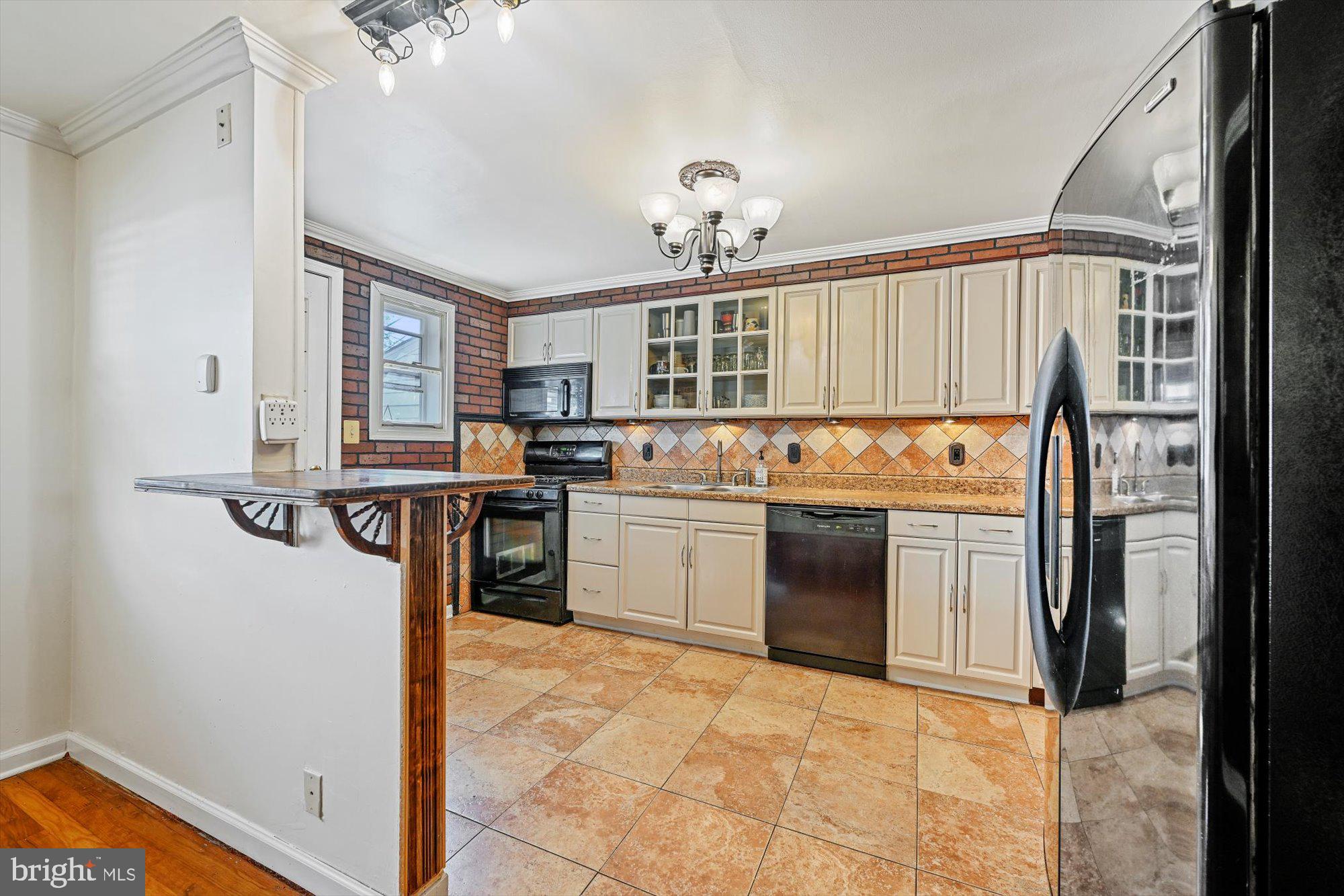 FOX RIDGE MANOR - Residential