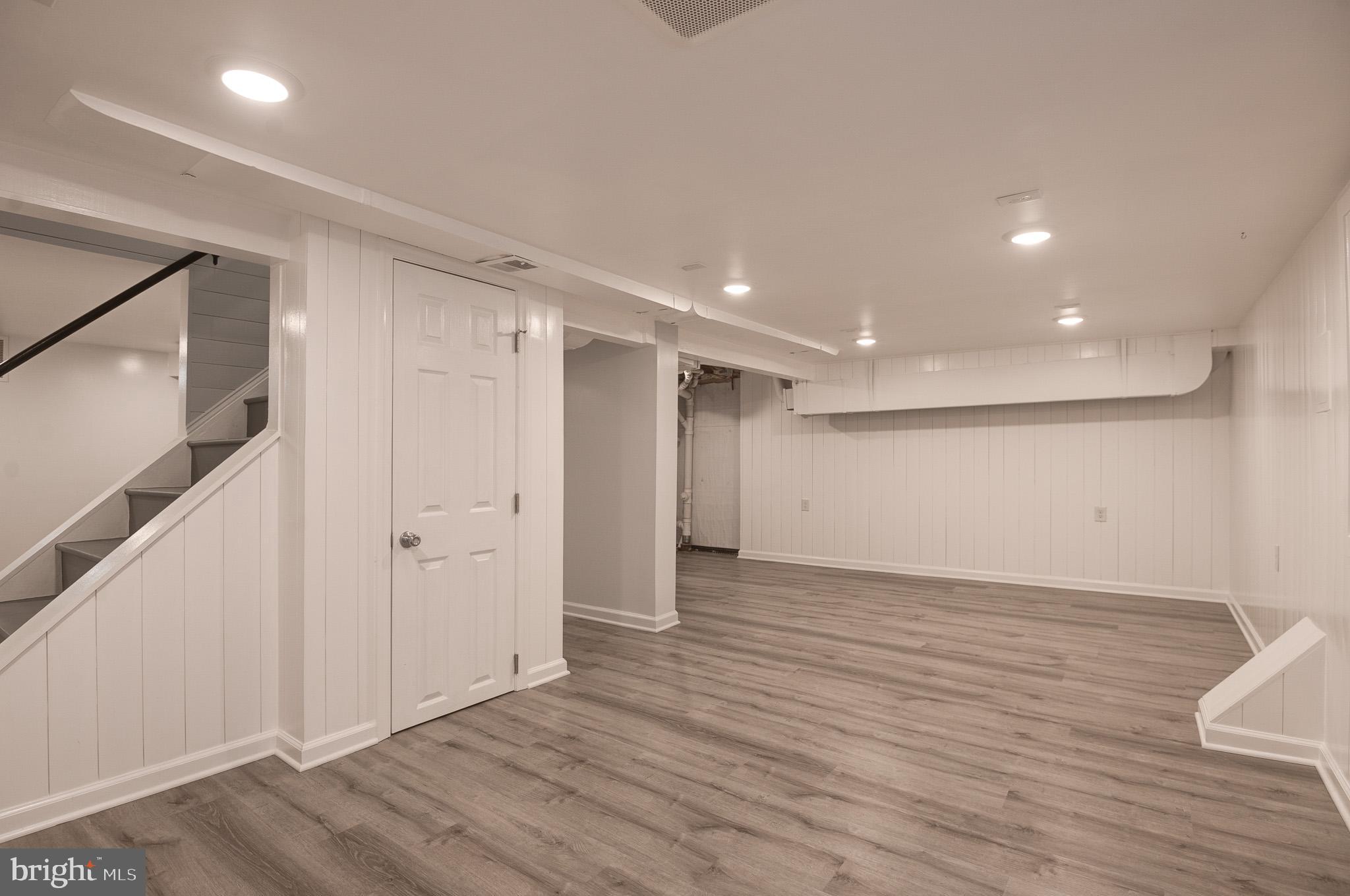 FALLS CHURCH CITY - Residential Lease