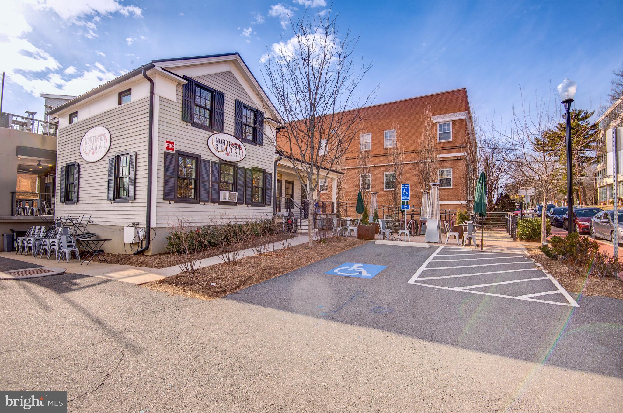 FALLS CHURCH CITY - Residential Lease