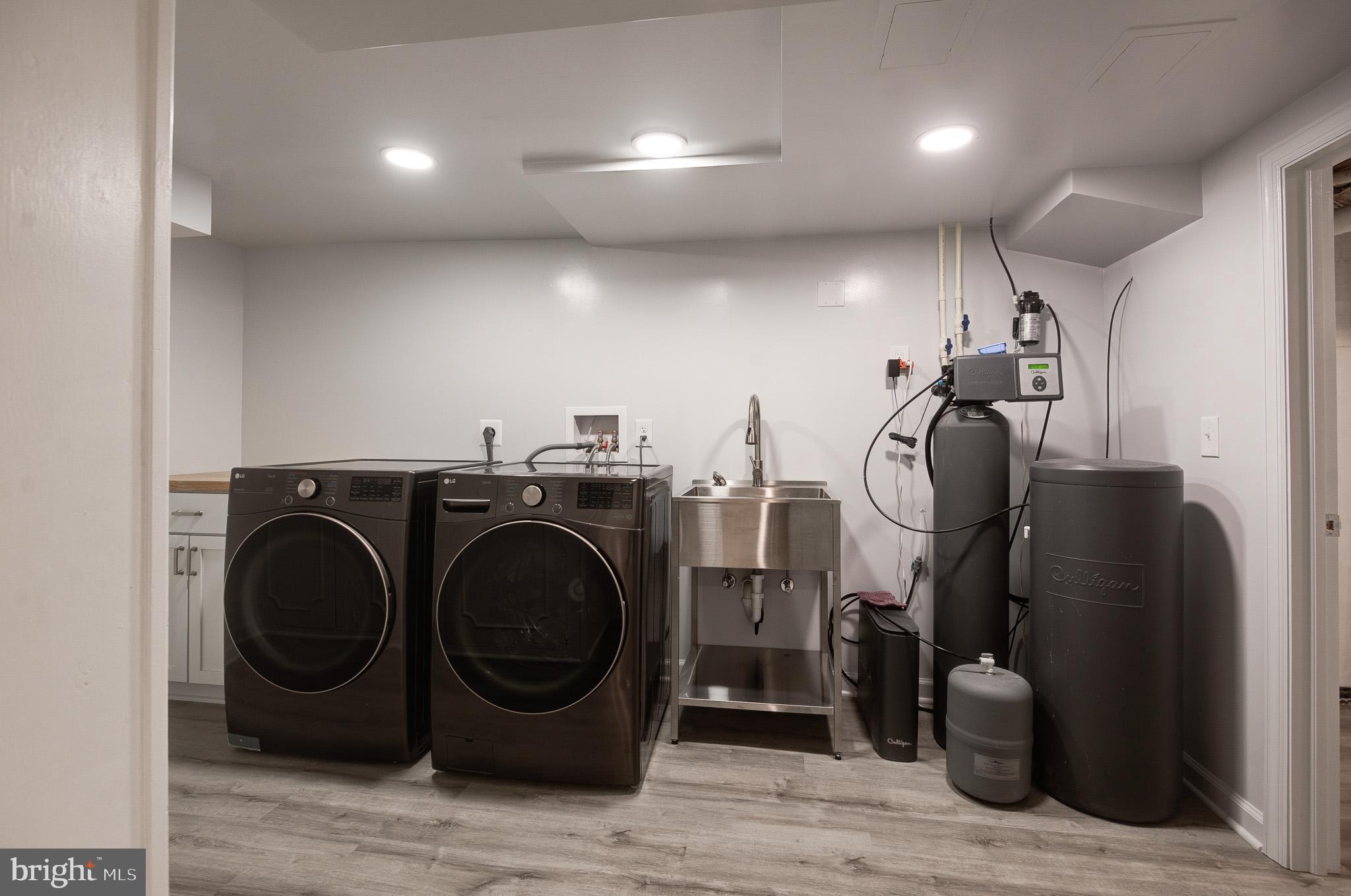 FALLS CHURCH CITY - Residential Lease