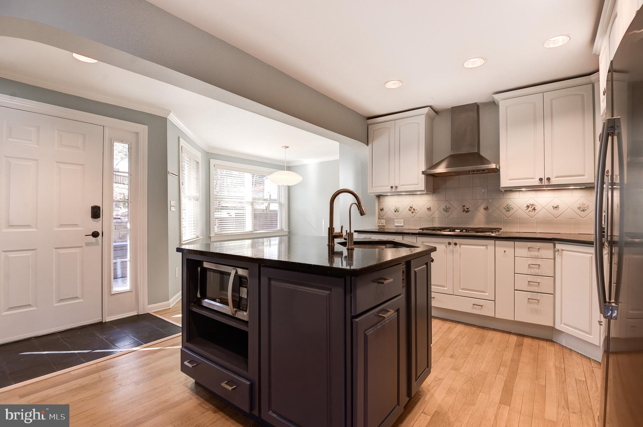 FALLS CHURCH CITY - Residential Lease