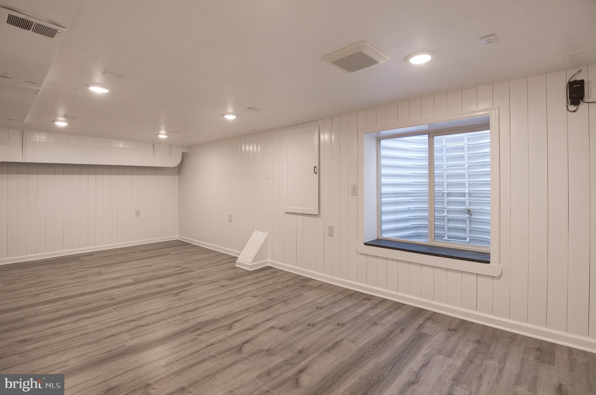 FALLS CHURCH CITY - Residential Lease