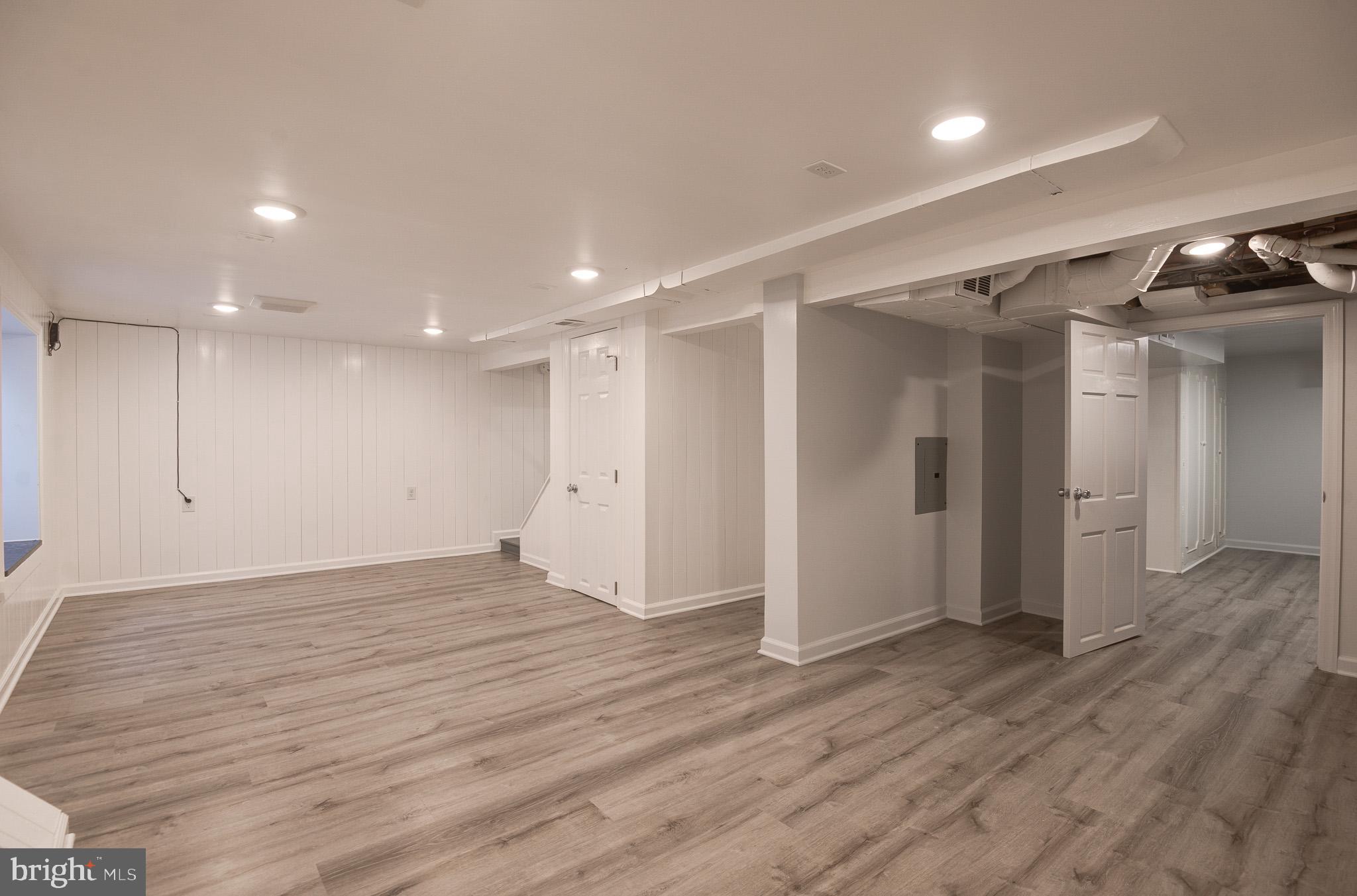 FALLS CHURCH CITY - Residential Lease