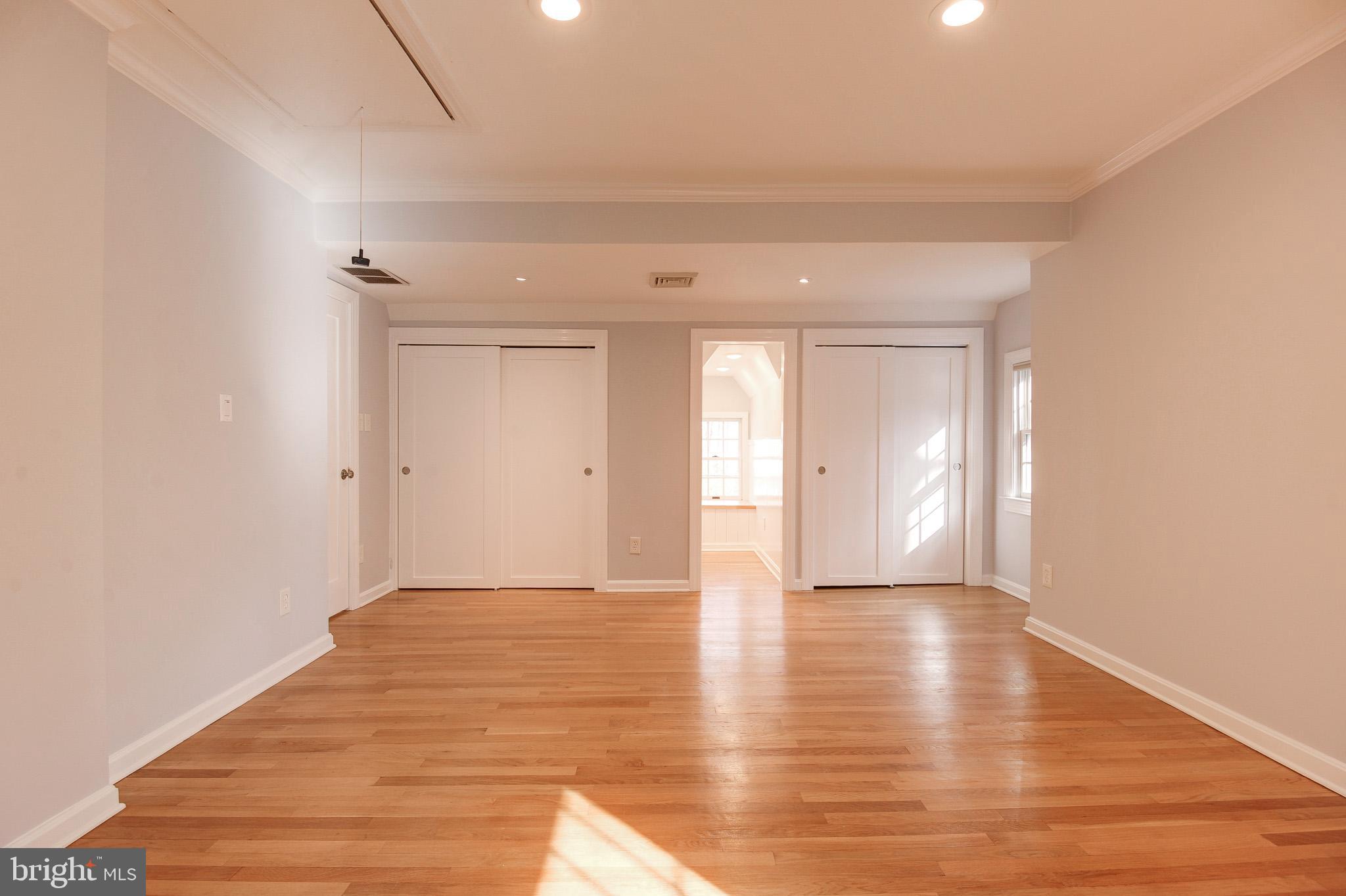 FALLS CHURCH CITY - Residential Lease