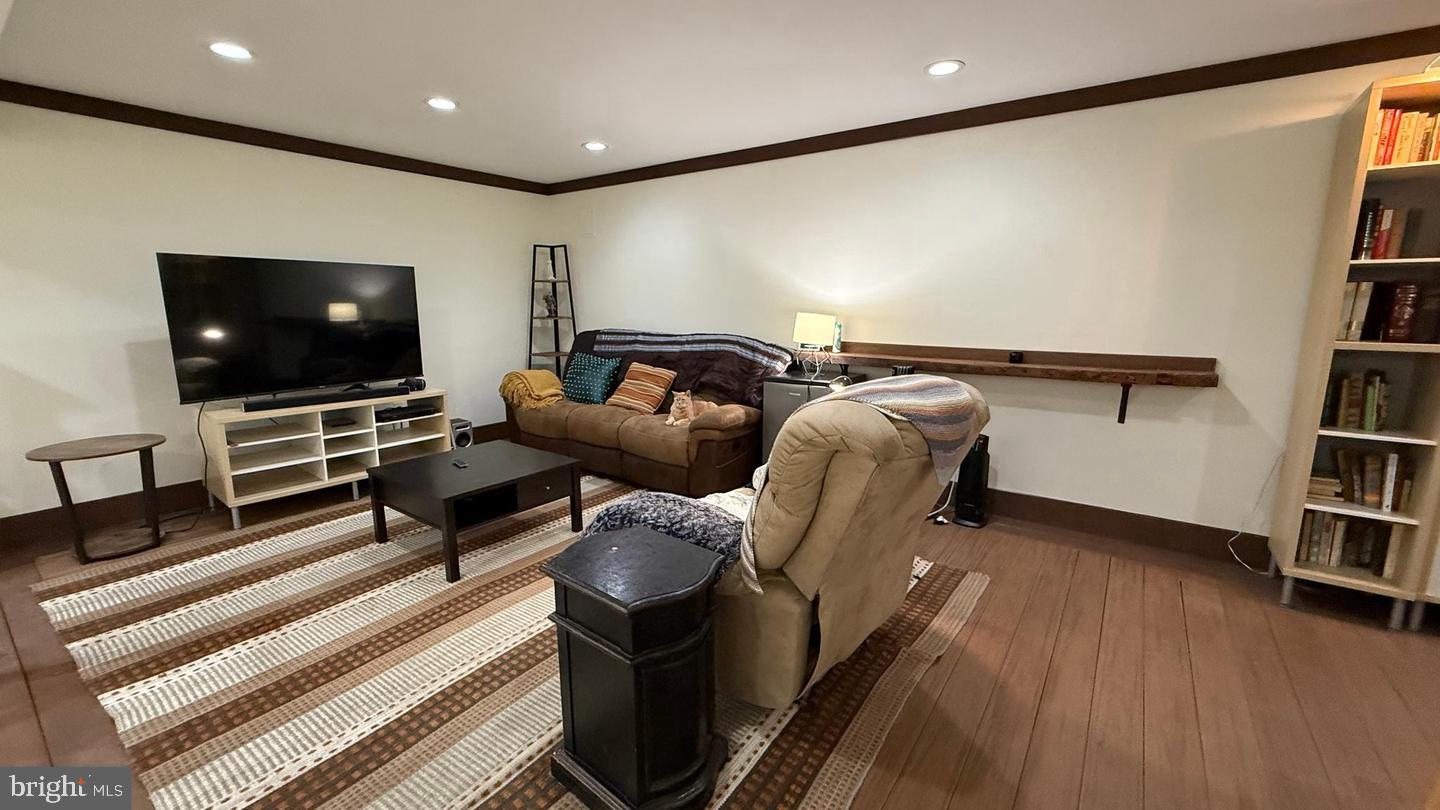 NIGHTINGALE - Residential Lease