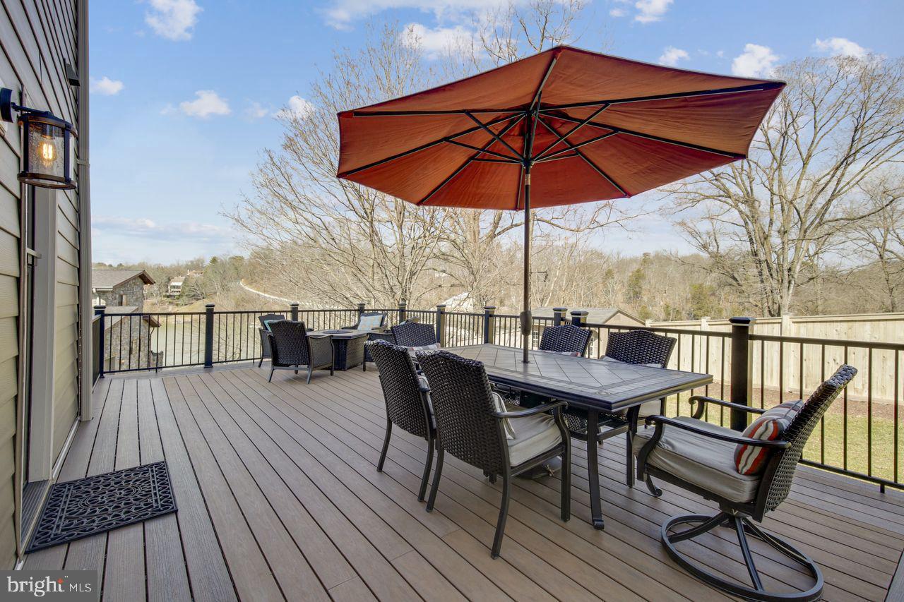 NIGHTINGALE - Residential Lease