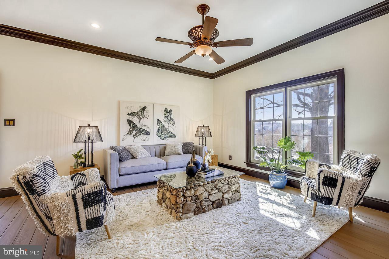 NIGHTINGALE - Residential Lease