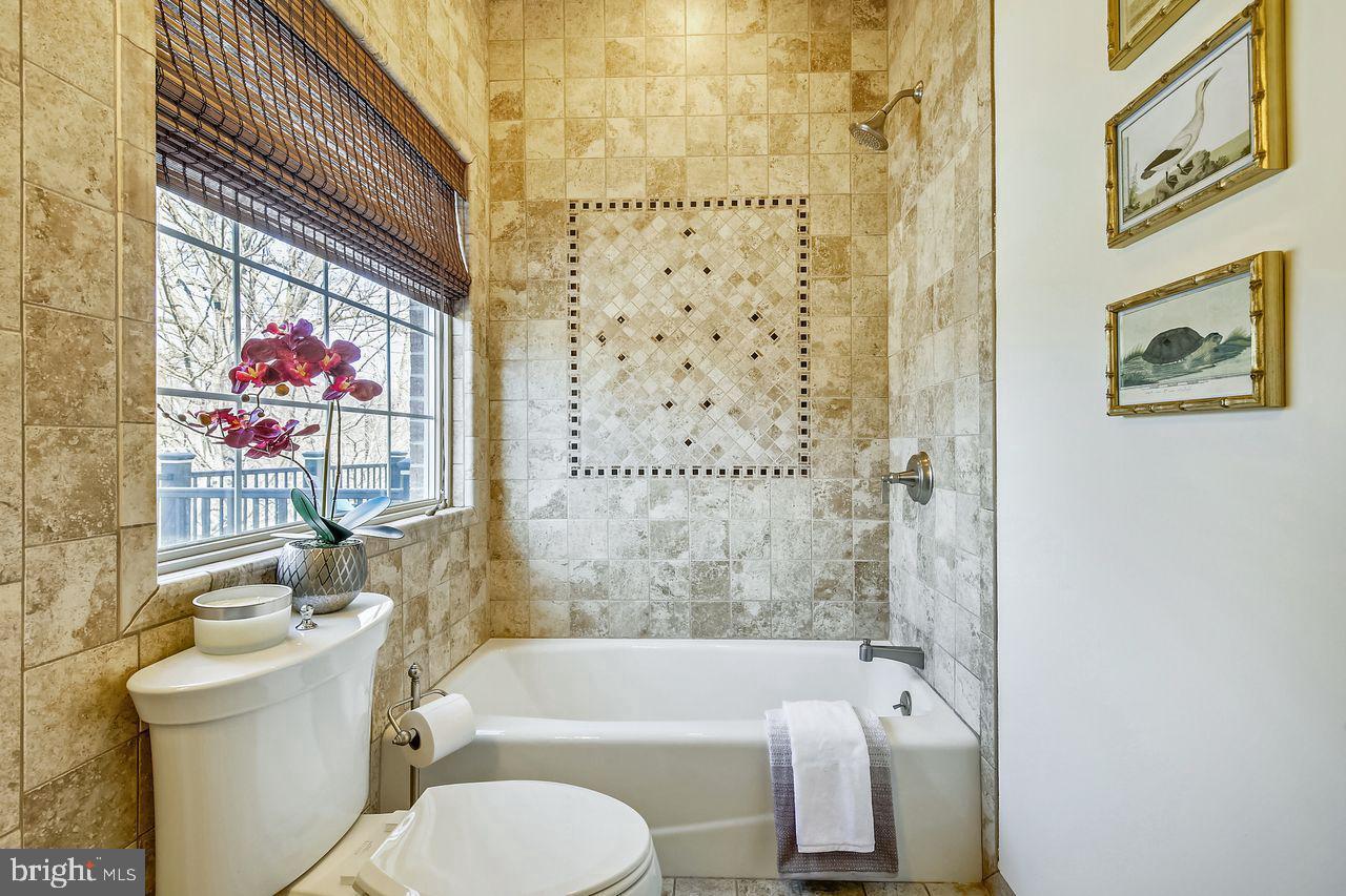 NIGHTINGALE - Residential Lease