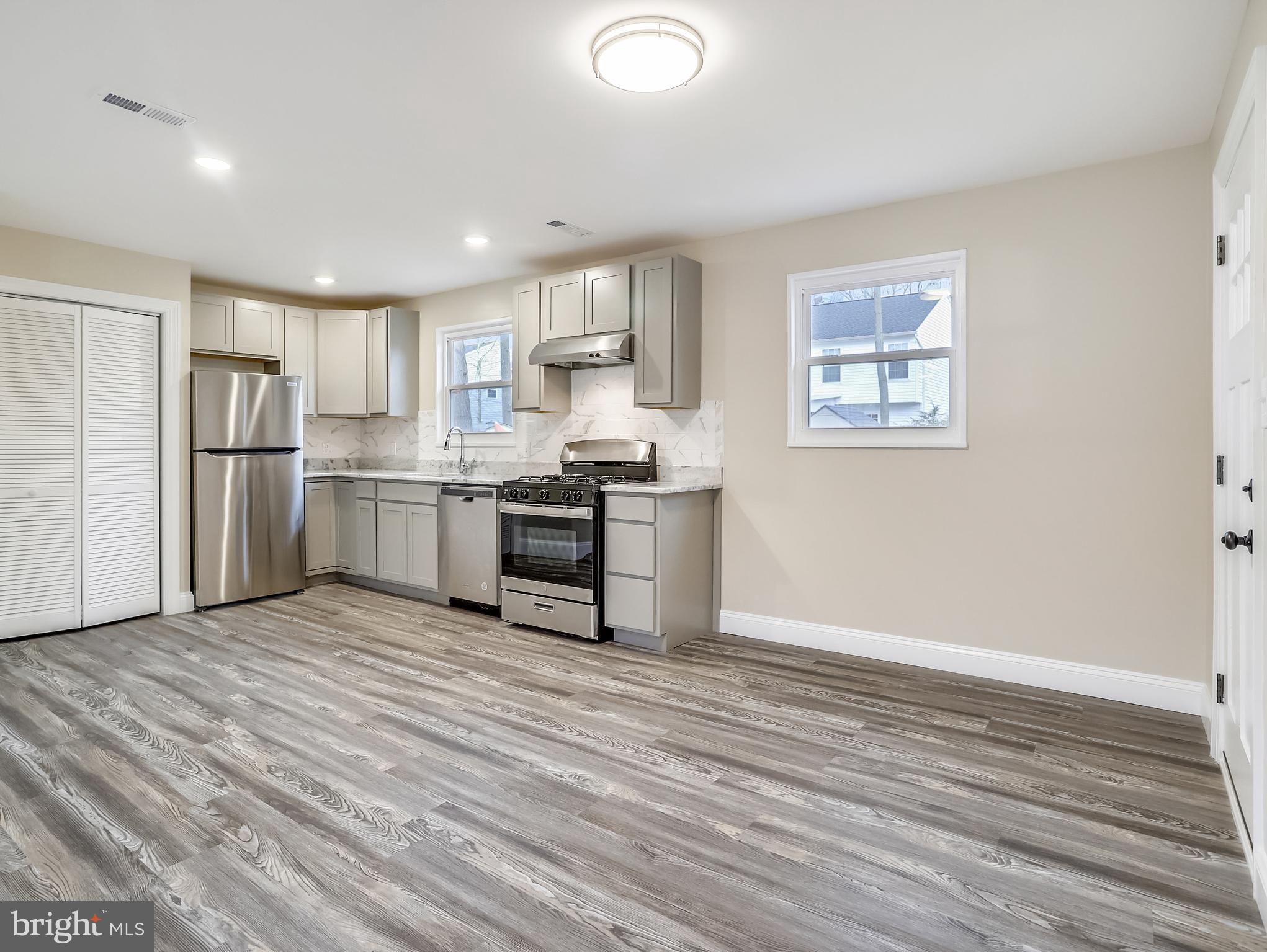 AVALON SHORES - Residential