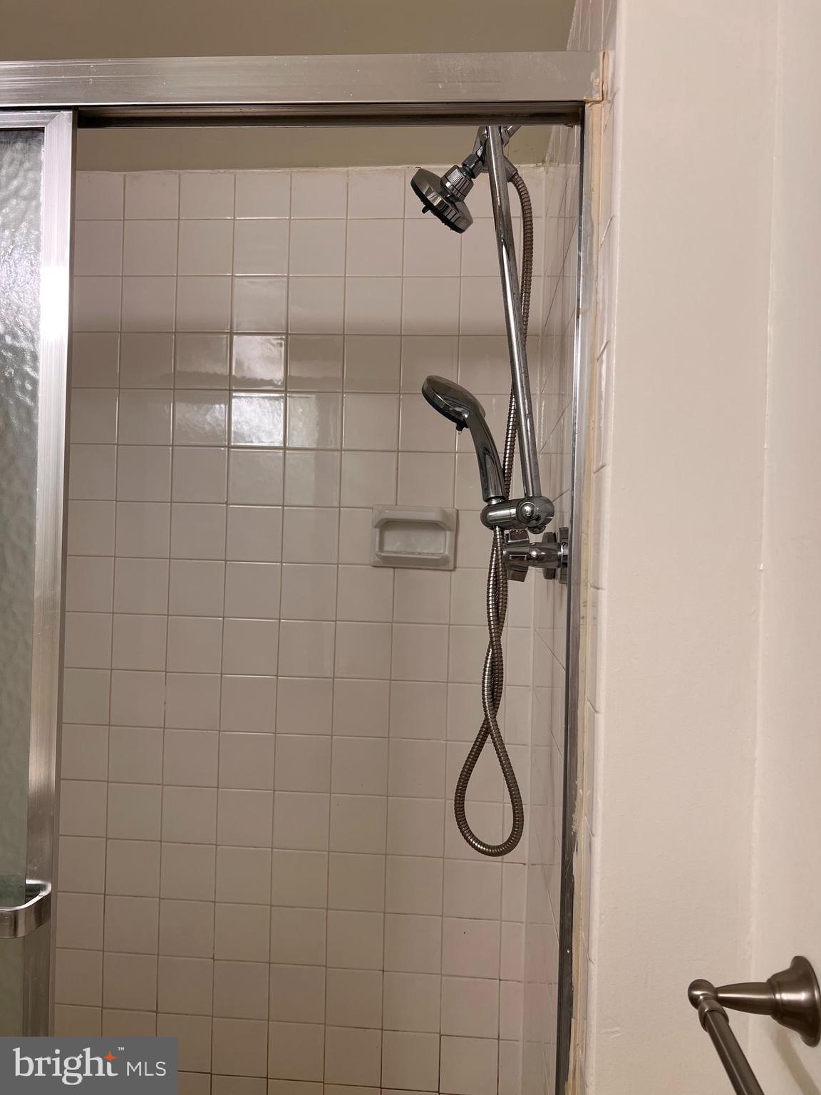 GREEN TREE RUN - Residential Lease