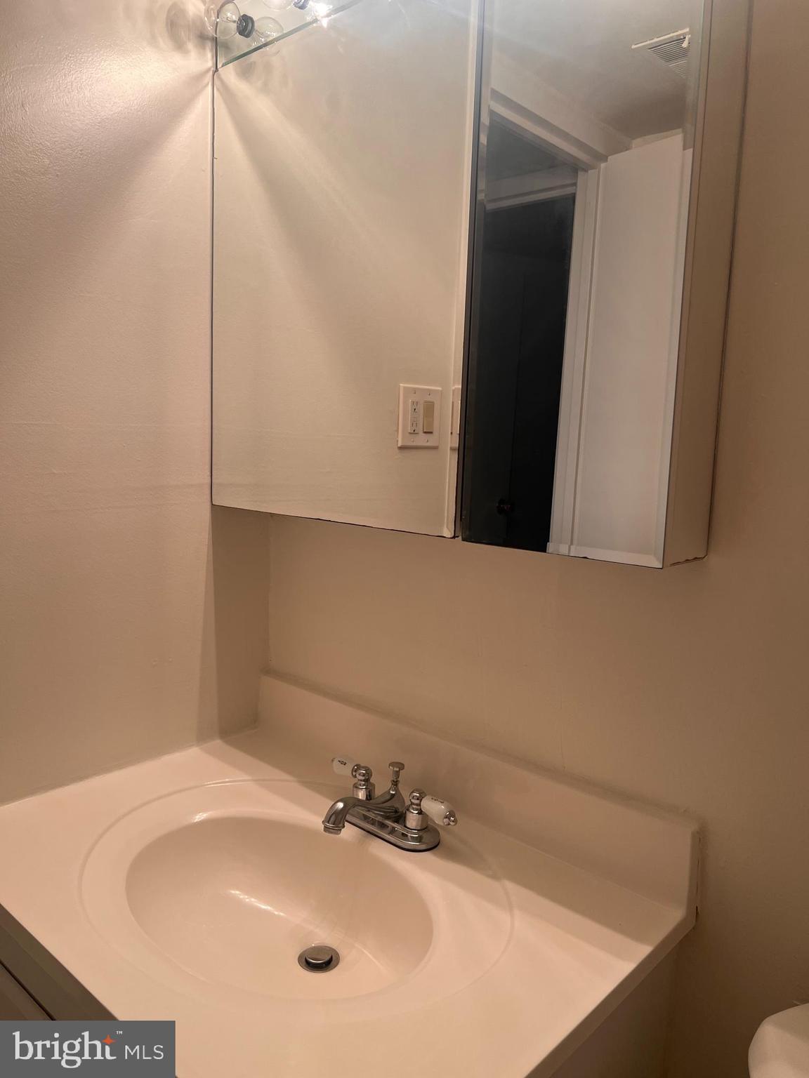 GREEN TREE RUN - Residential Lease