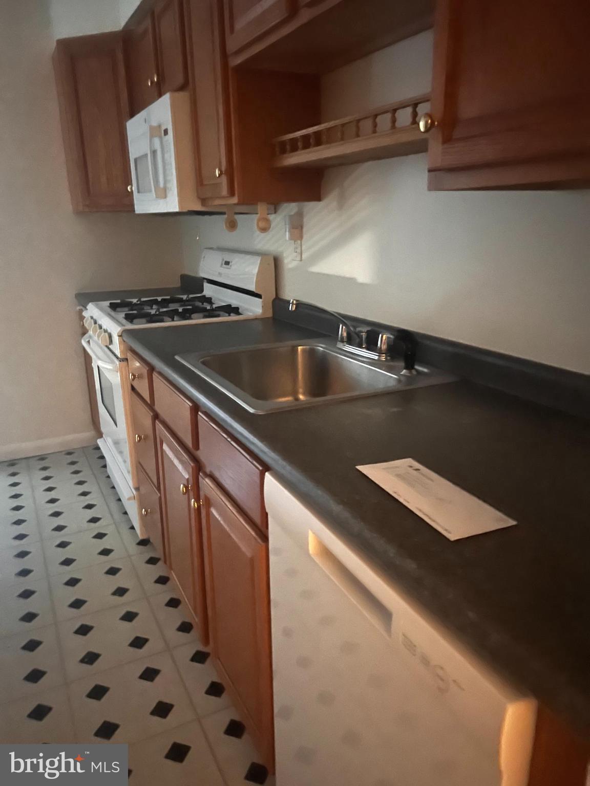 GREEN TREE RUN - Residential Lease