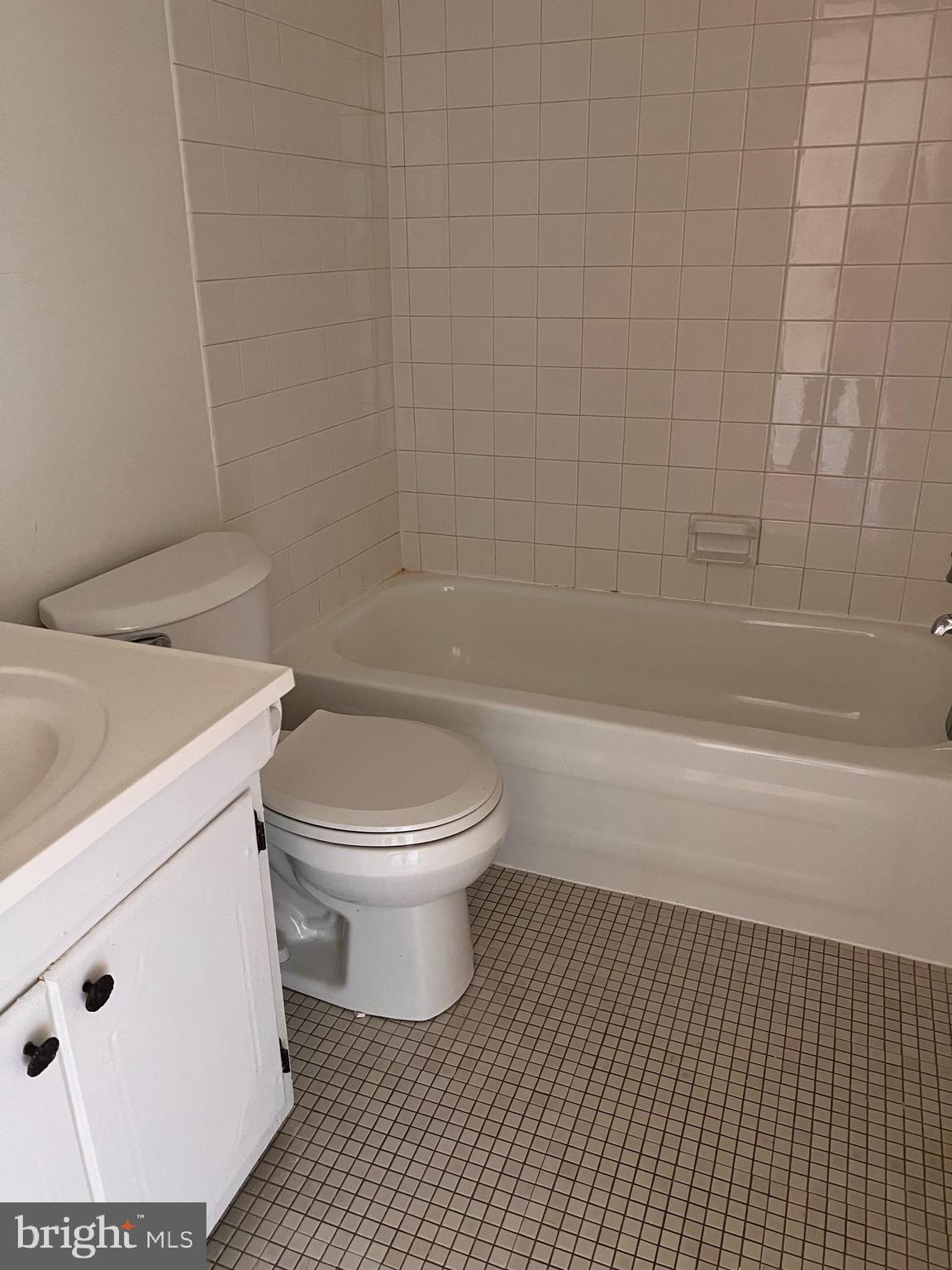 GREEN TREE RUN - Residential Lease