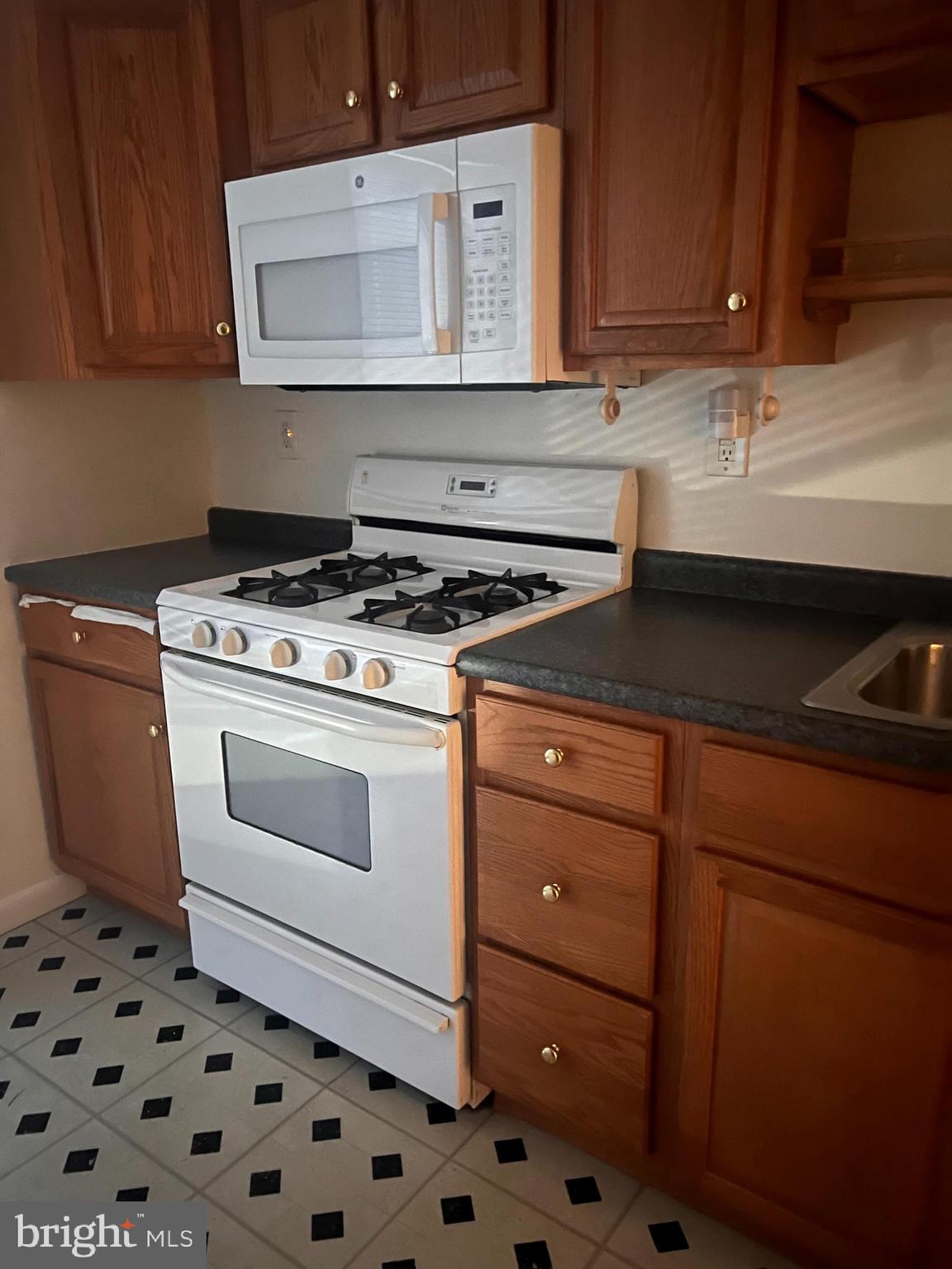 GREEN TREE RUN - Residential Lease