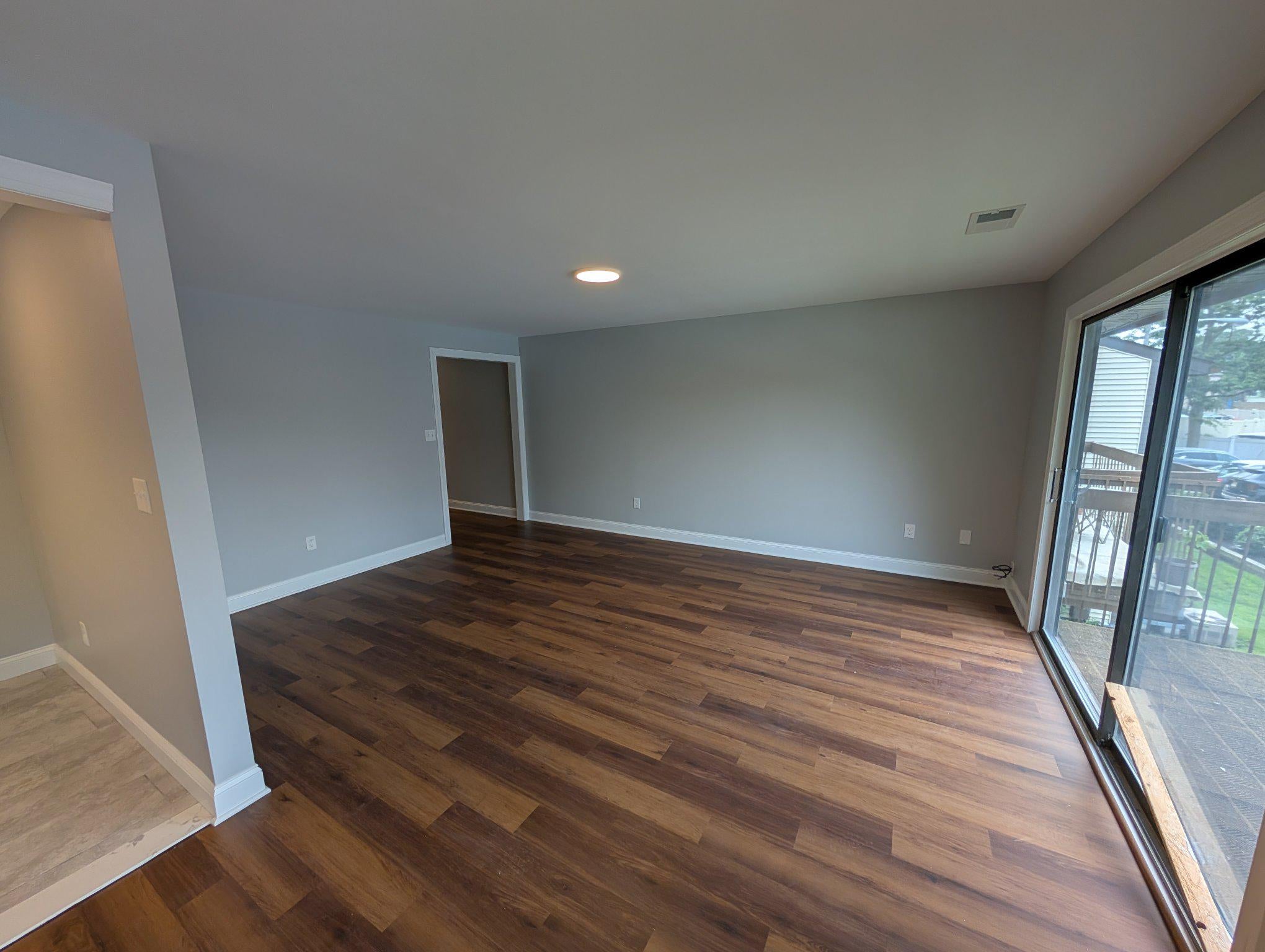 115 E KINGS HIGHWAY 218