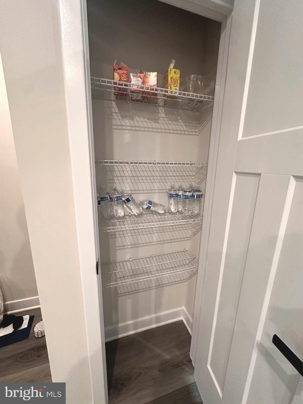 MONTGOMERY VILLAGE - Residential Lease