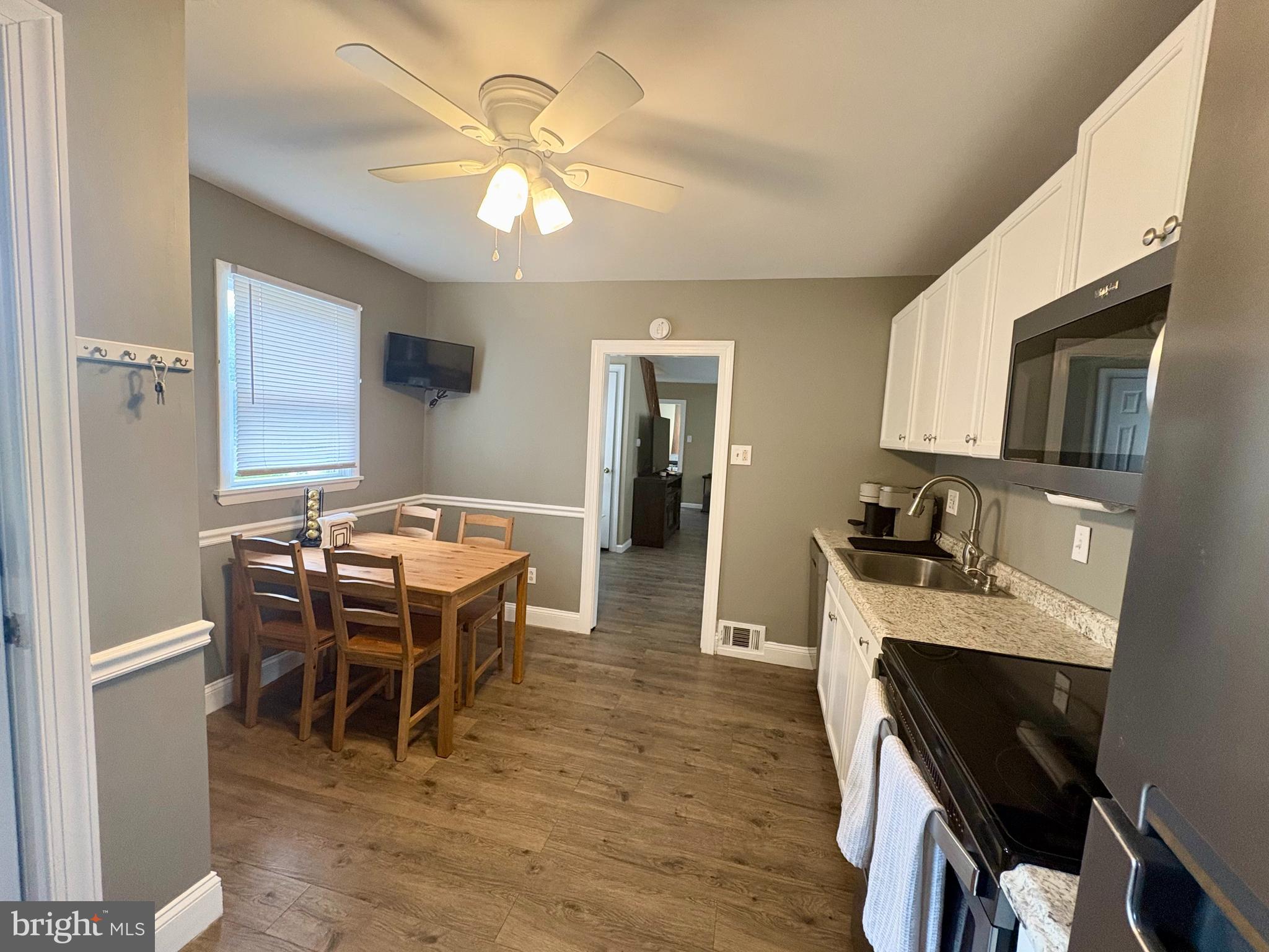 1203 CLAYTON