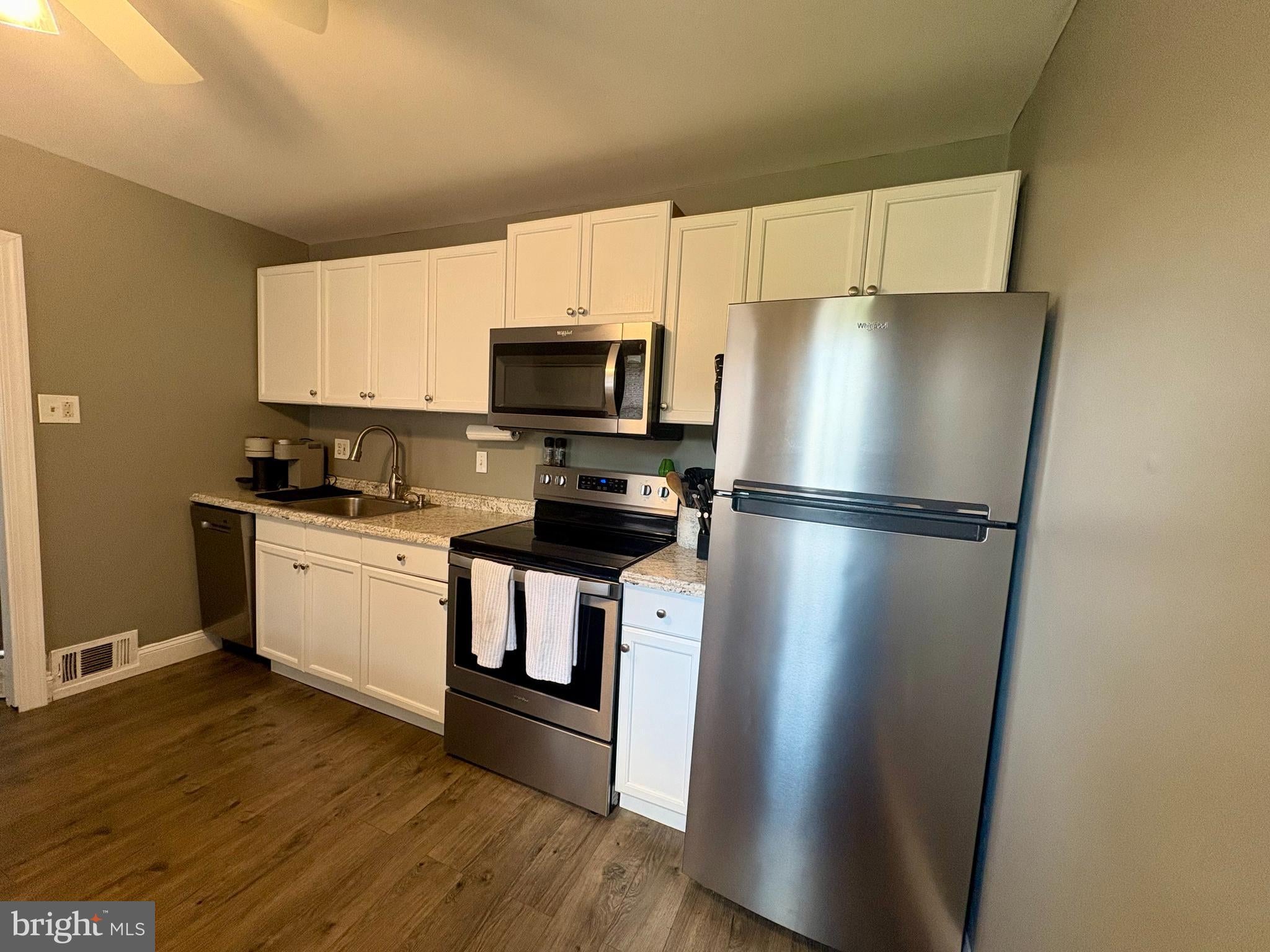1203 CLAYTON