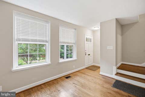 Townhouse For Rent - 4844 28th Street #B<br/> ARLINGTON, VA 22206
