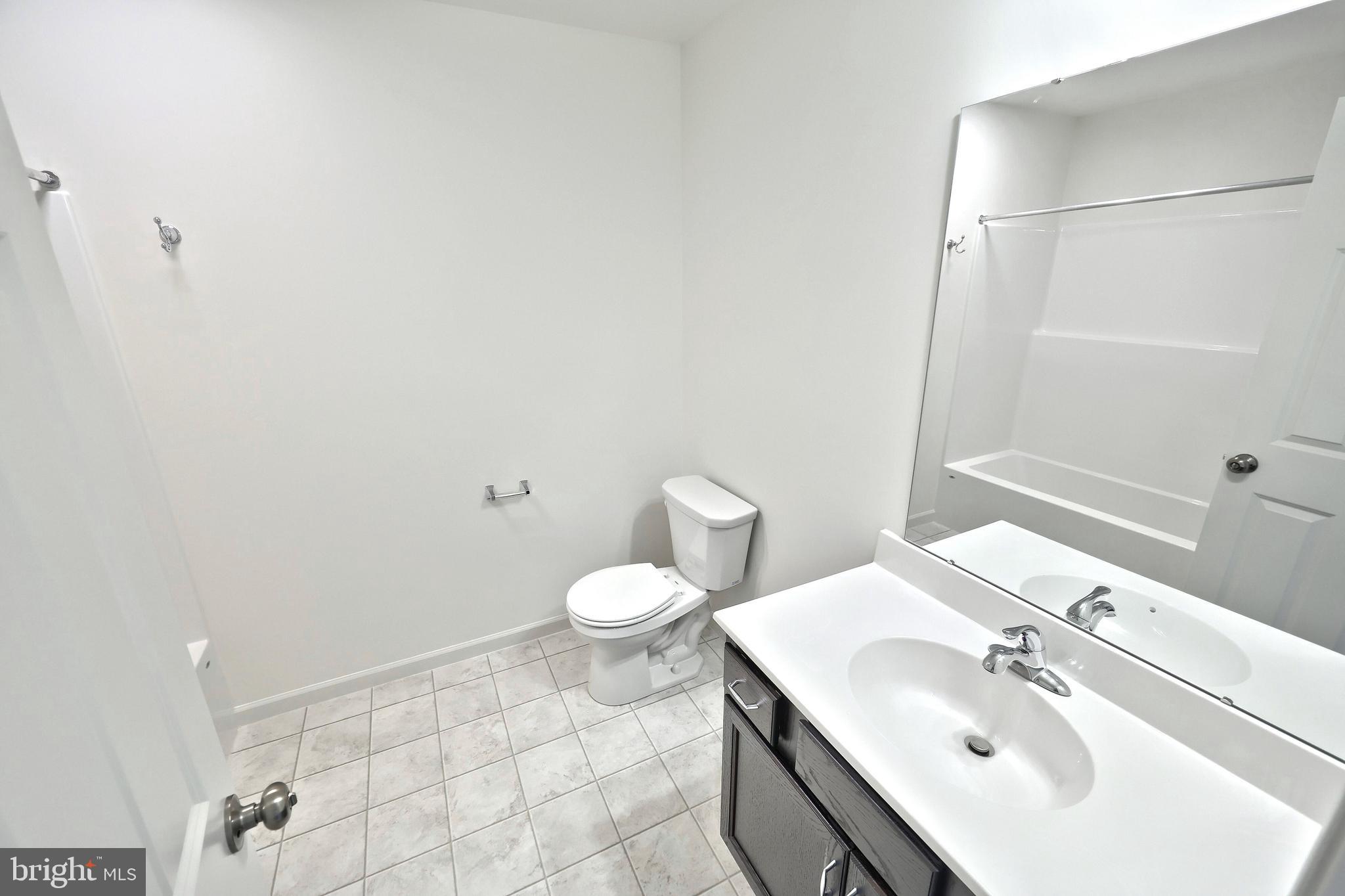 THE TOWNES AT BRIAR CREEK - Residential