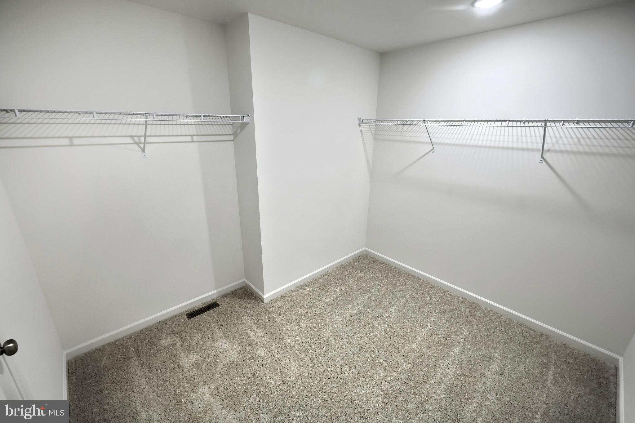 THE TOWNES AT BRIAR CREEK - Residential