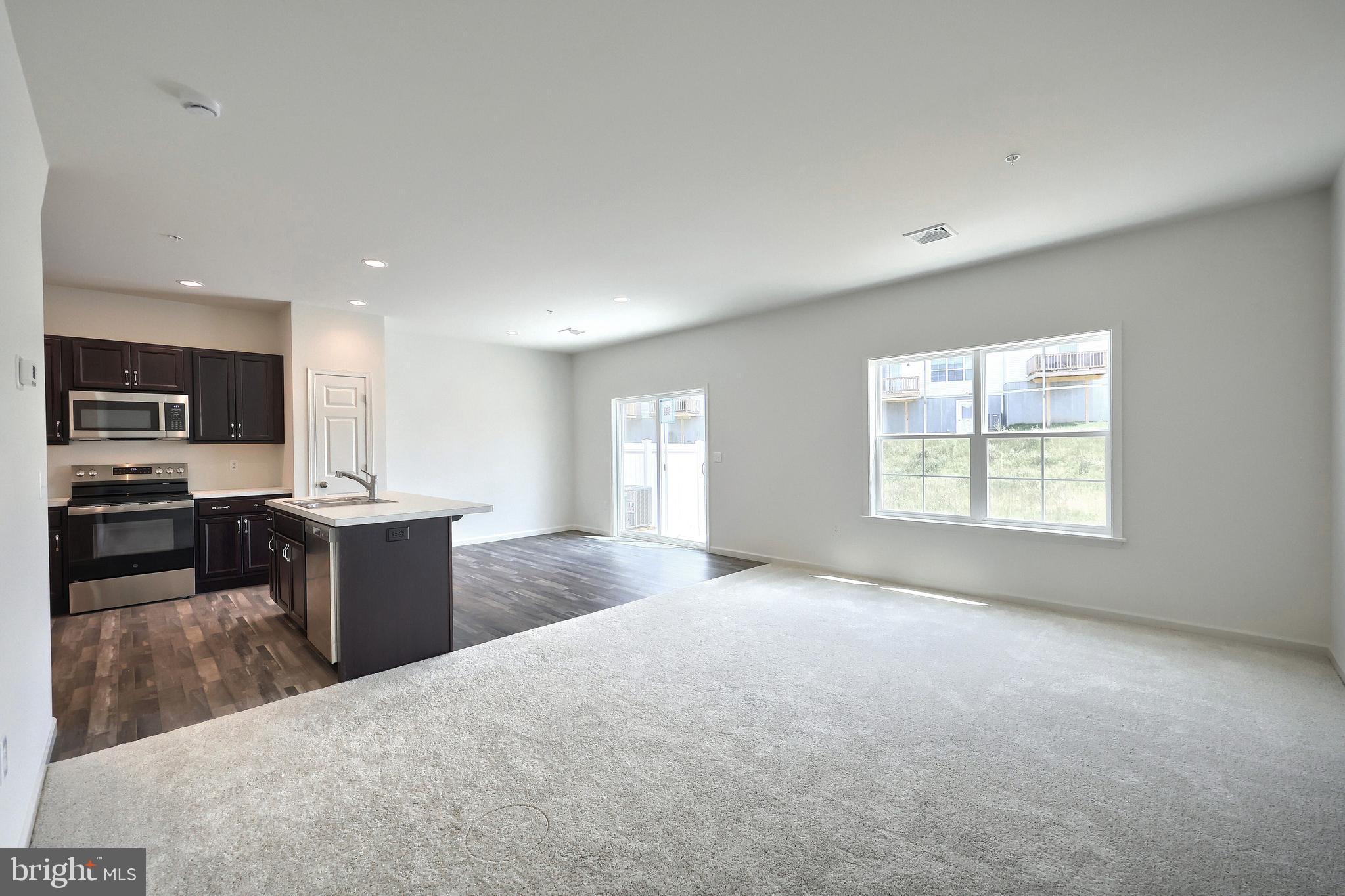 THE TOWNES AT BRIAR CREEK - Residential