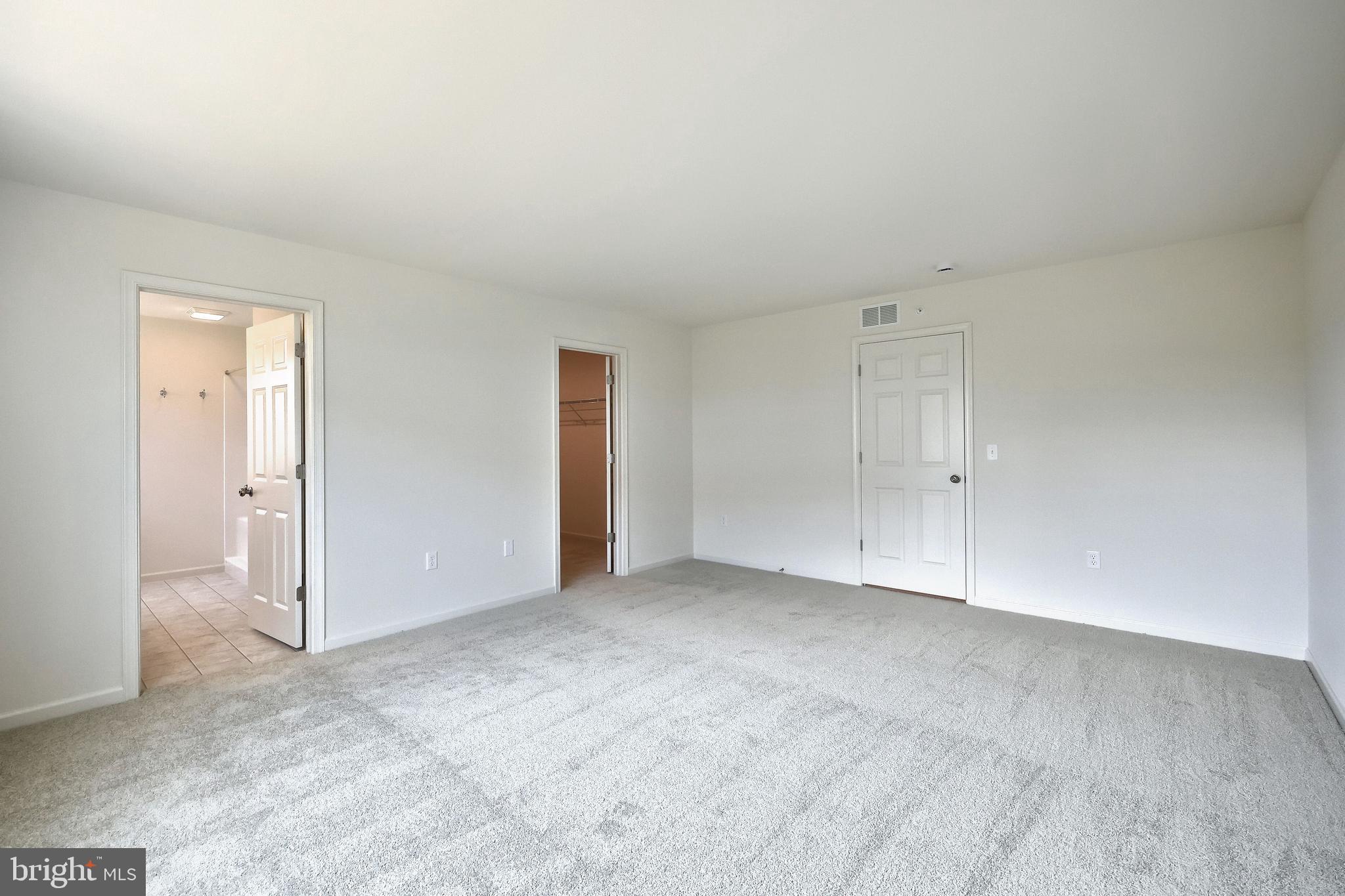 THE TOWNES AT BRIAR CREEK - Residential