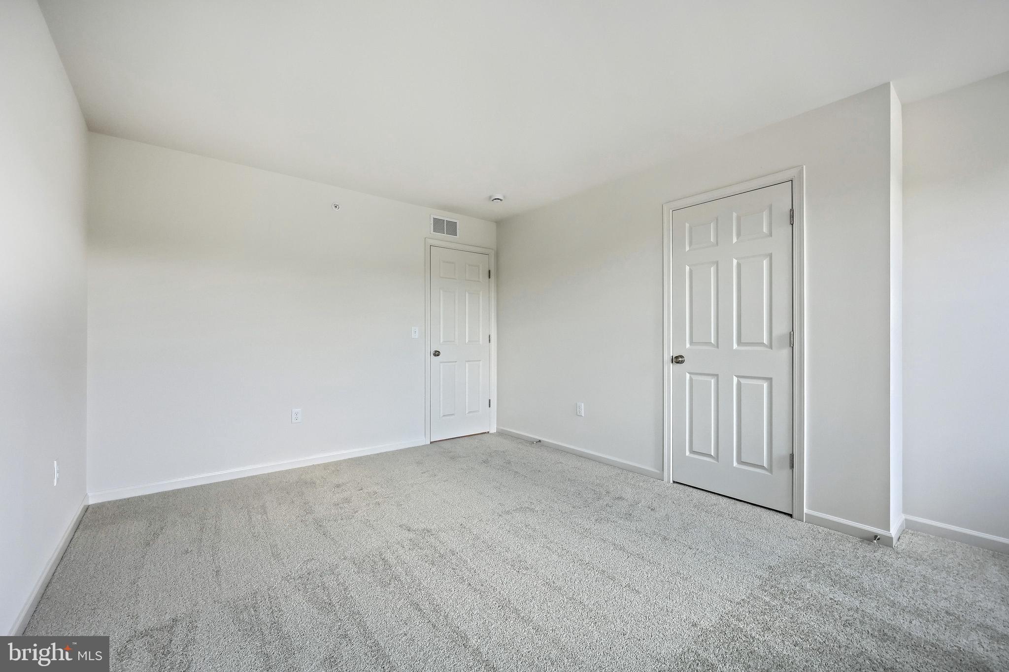 THE TOWNES AT BRIAR CREEK - Residential