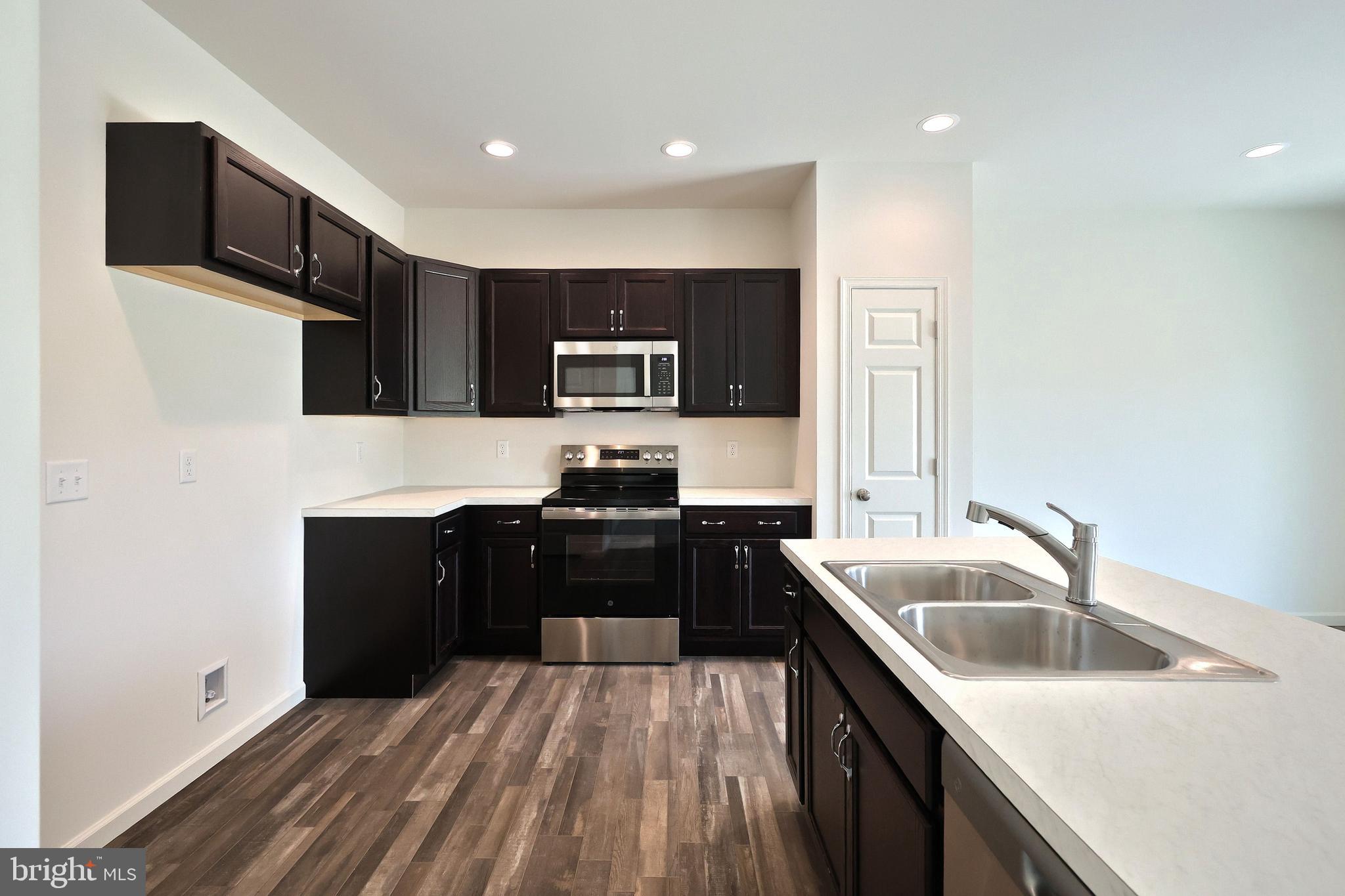 THE TOWNES AT BRIAR CREEK - Residential