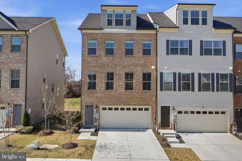 Photo of 16428 Fife Way, BOWIE, MD 20716 (MLS # MDPG2201336)